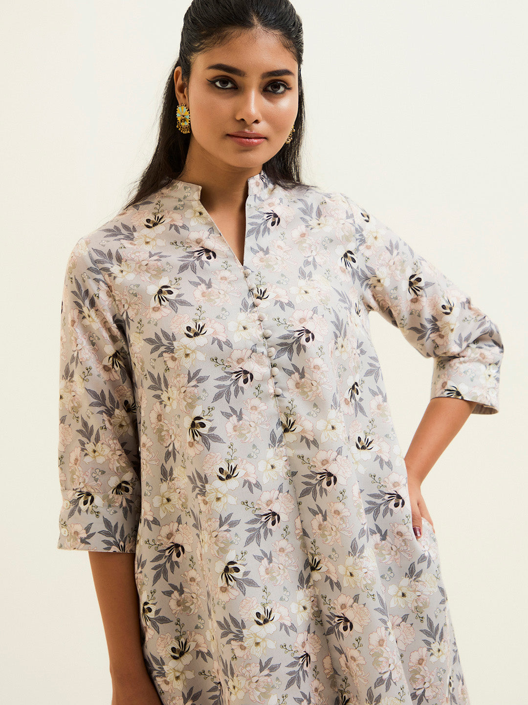 Sand Grey A-line Floral Kurta With Pants