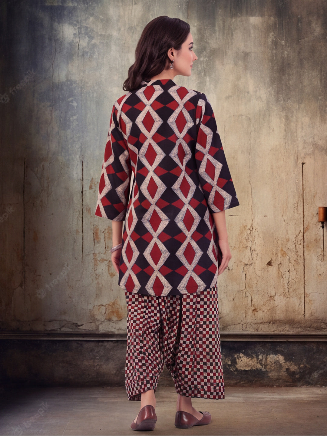 Women Straight Printed Pure Cotton Farshi Suit Sets