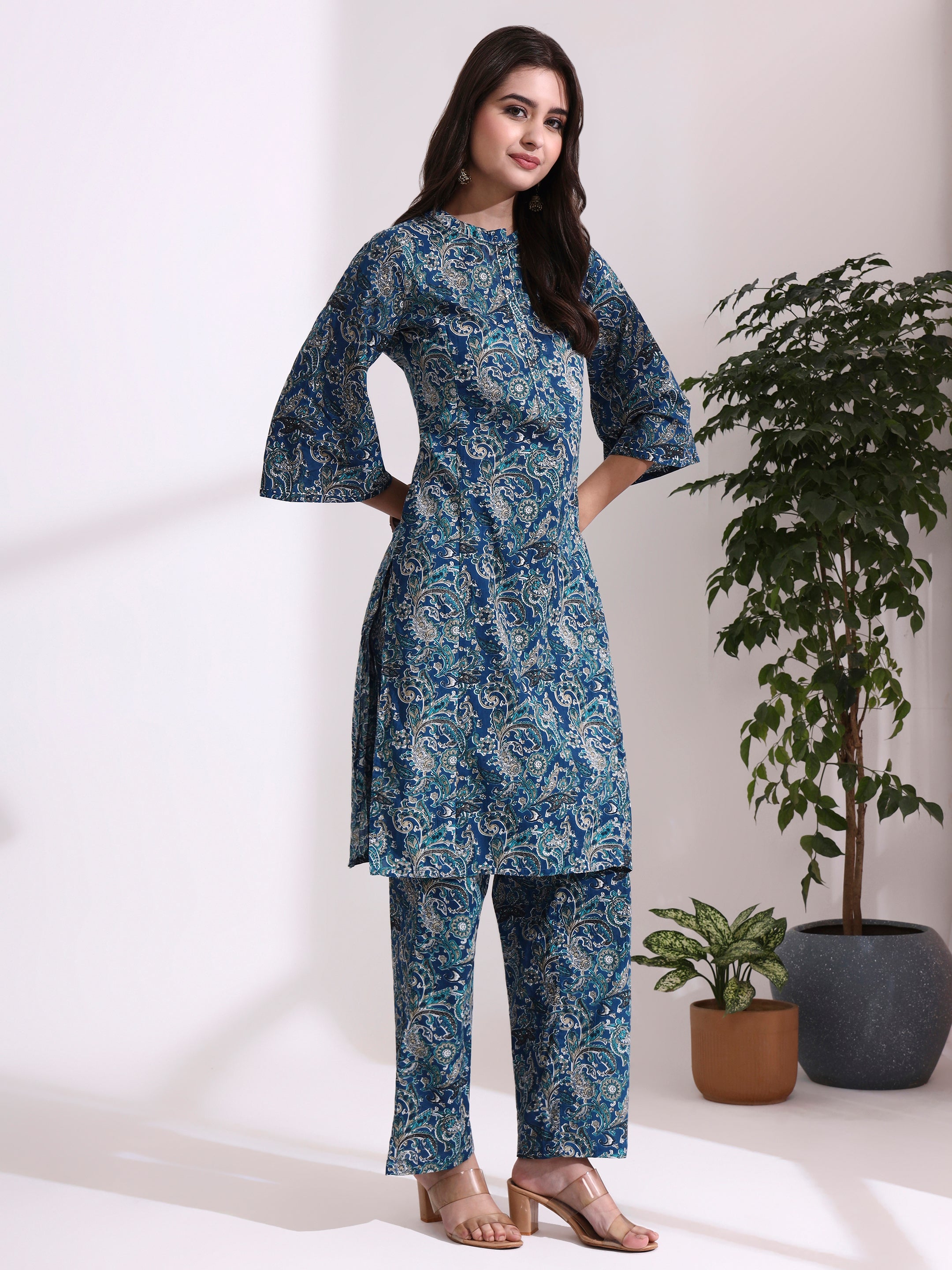Floral Printed Straight Pure Cotton Kurta & Trousers Sets