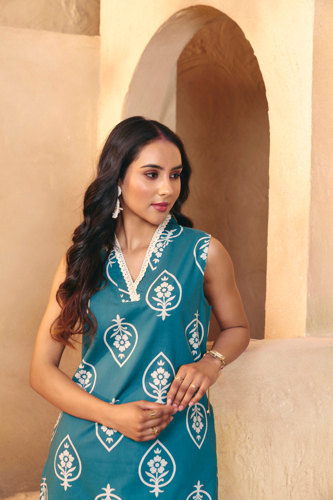 Floral Printed Straight Pure Cotton Kurta & Trousers Sets
