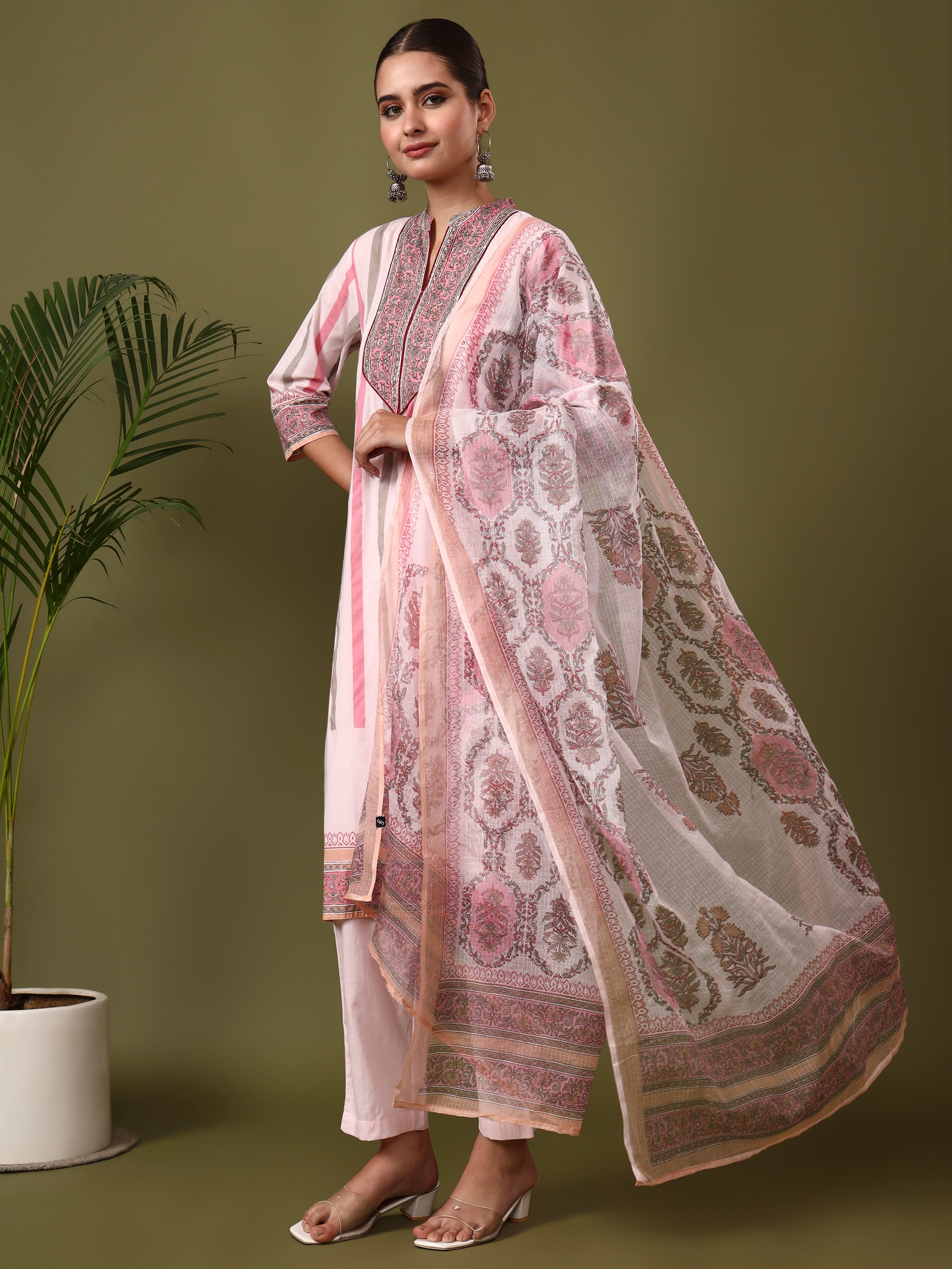 Floral Embroidered Straight Pure Cotton Kurta & Trousers Sets