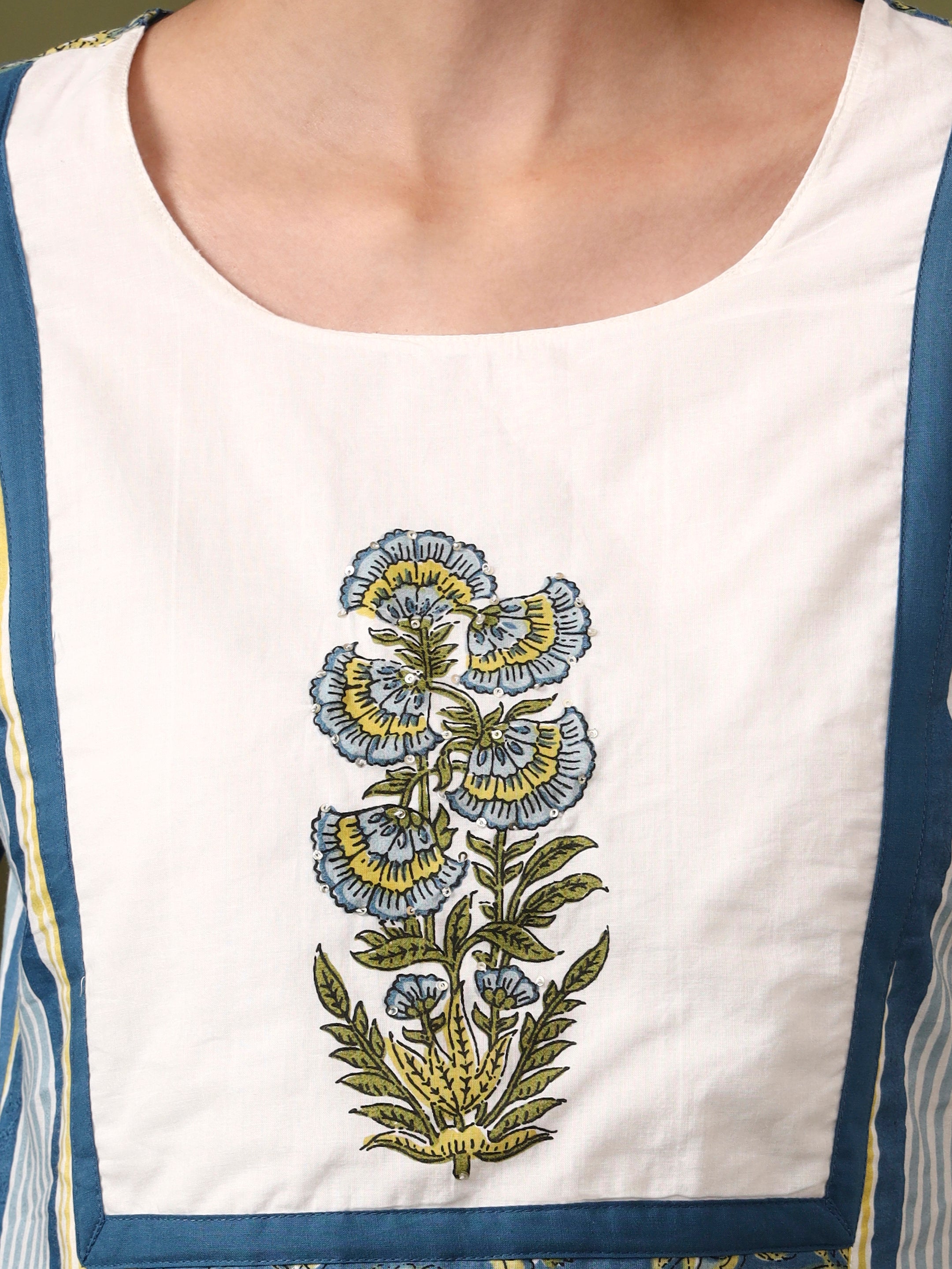Floral Embroidered Straight Pure Cotton Kurta & Trousers Sets
