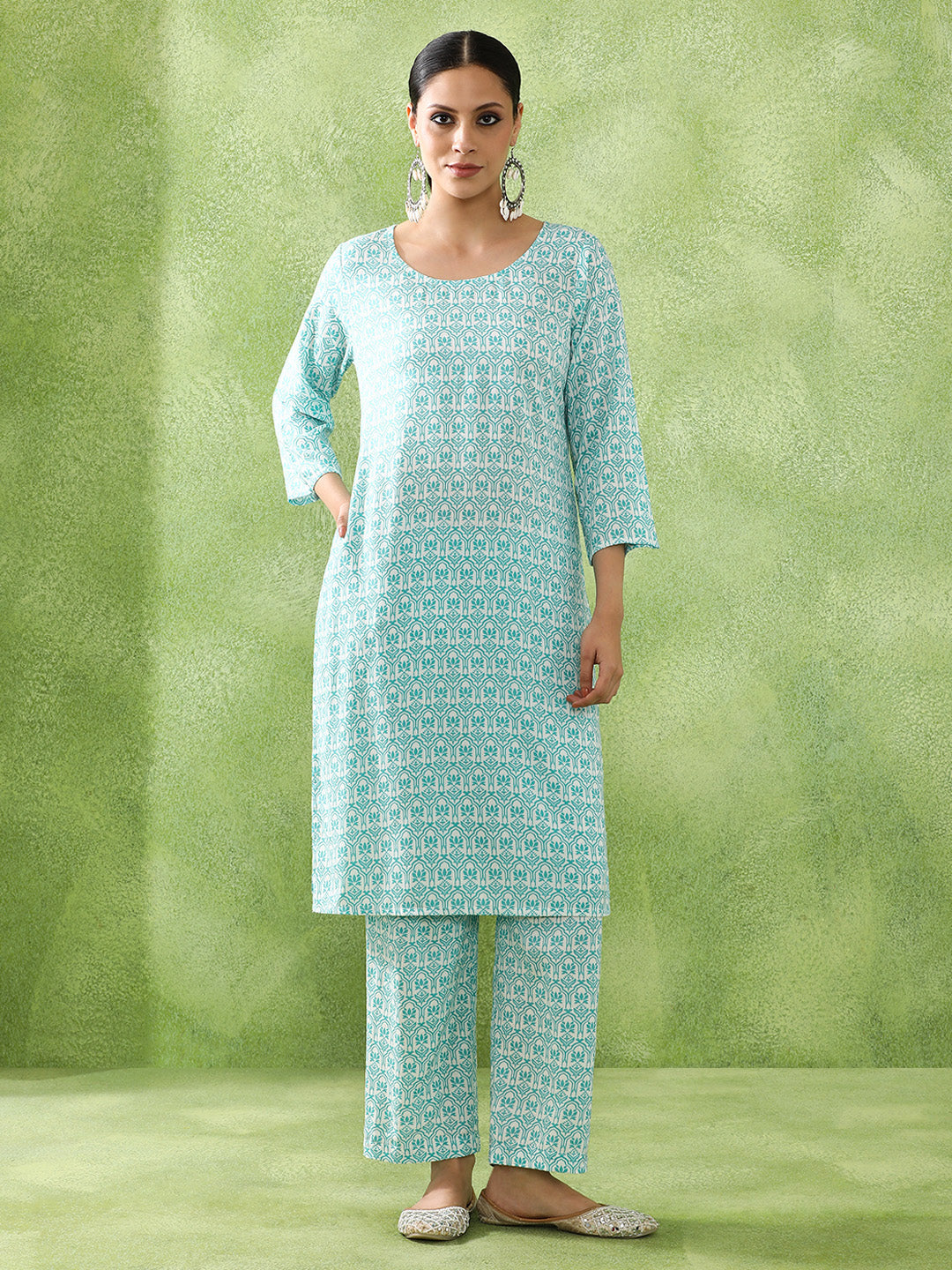 Floral Printed Straight Kurta & Trousers Sets
