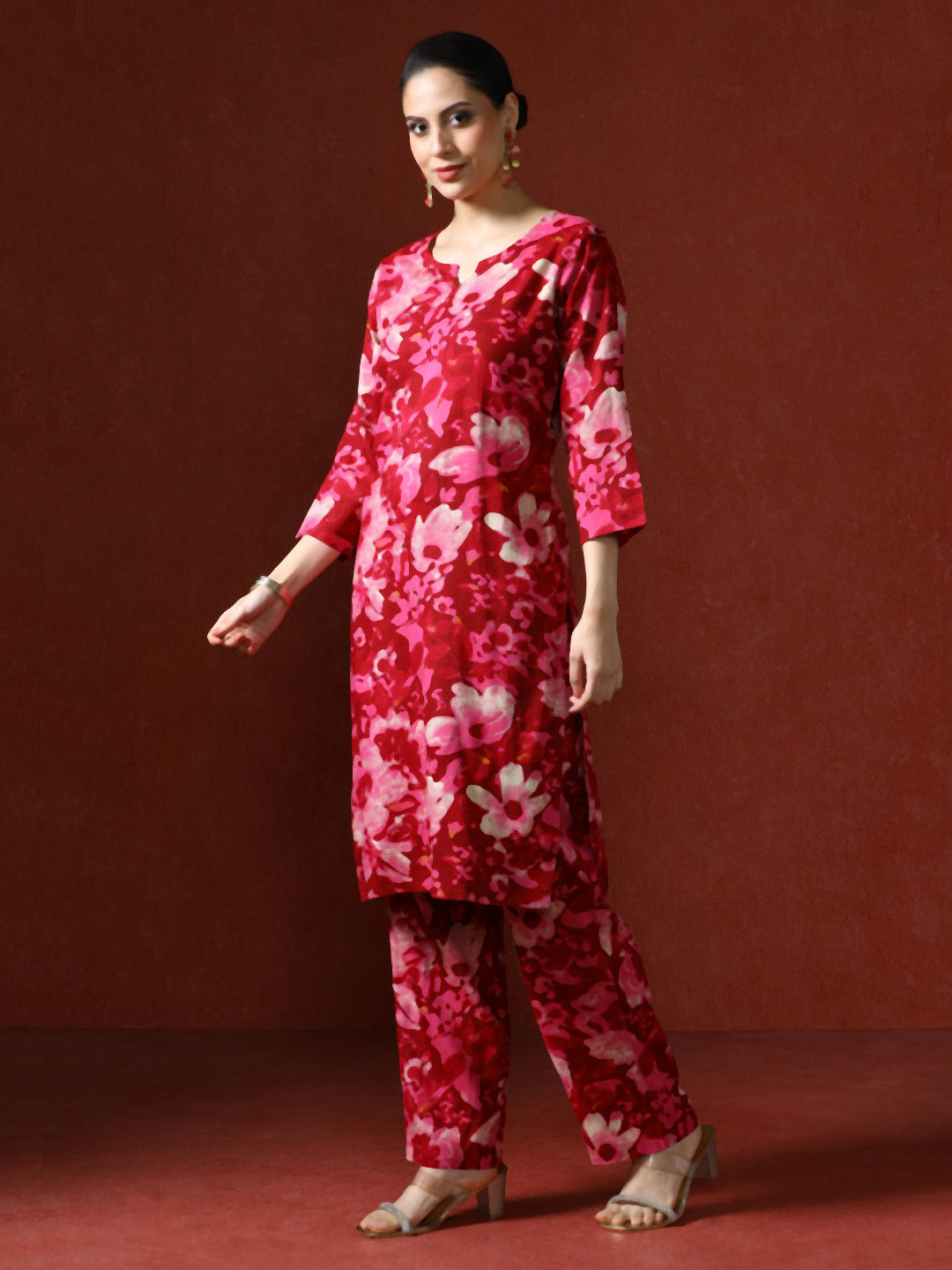 Floral Printed Straight Kurta & Trousers Sets