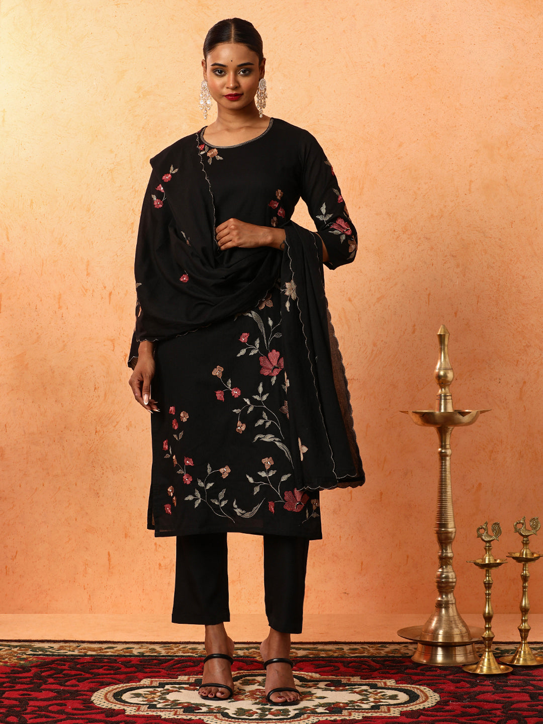 Floral Embroidered Straight Pure Cotton Kurta & Trousers Sets