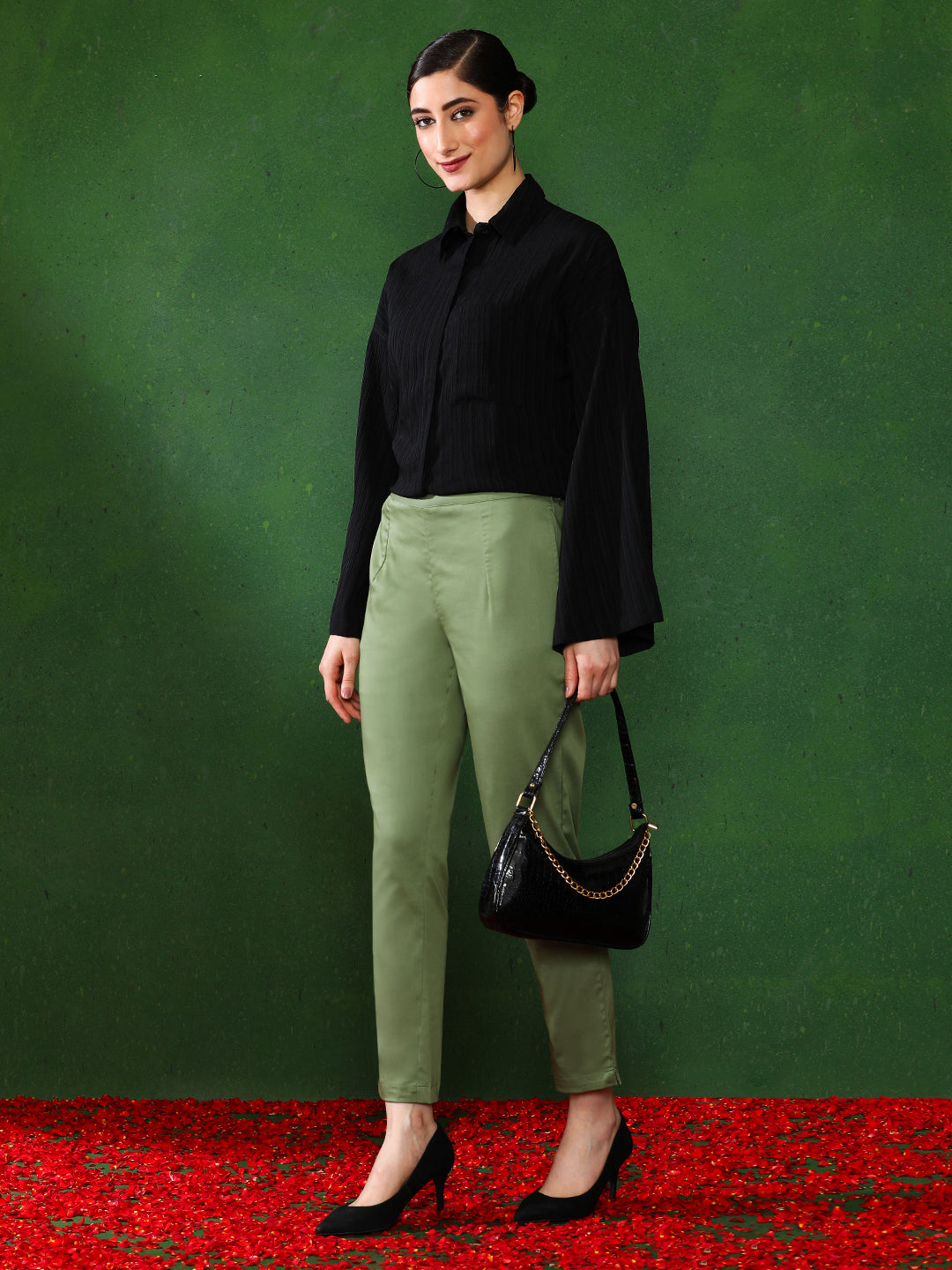 Women Olive Solid Regular Trousers