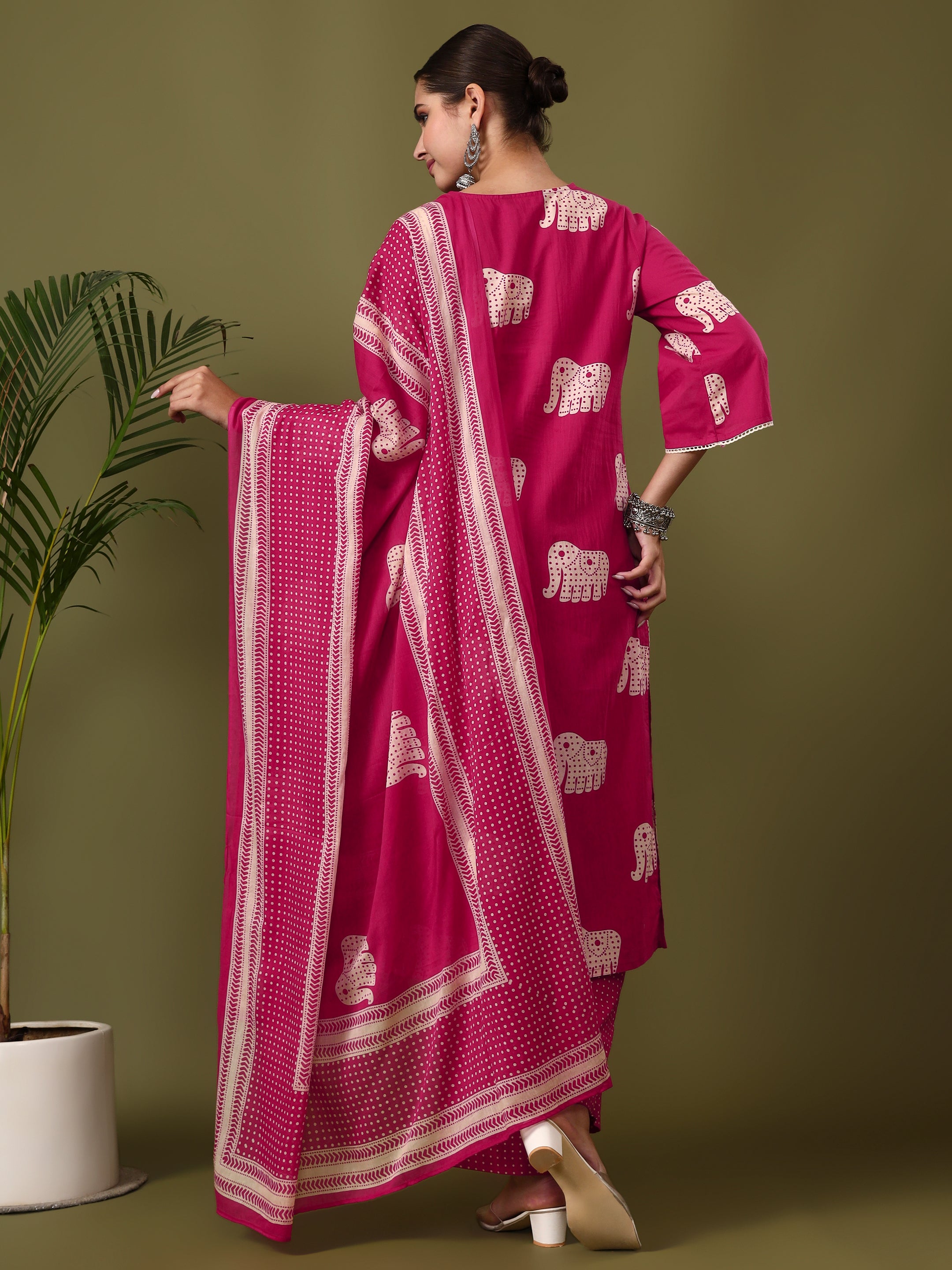 Animal Embroidered Straight Pure Cotton Kurta & Trousers Sets