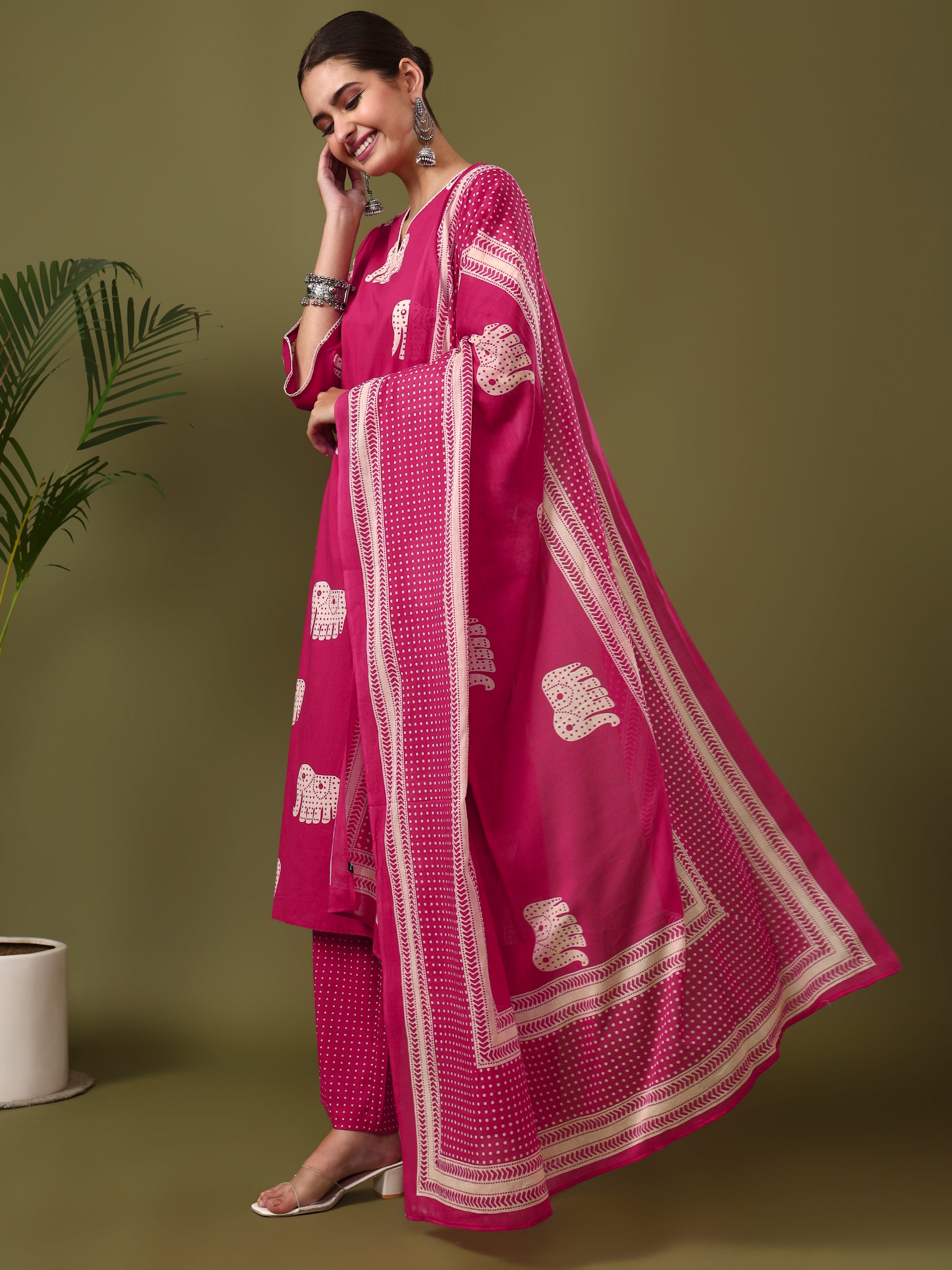 Animal Embroidered Straight Pure Cotton Kurta & Trousers Sets