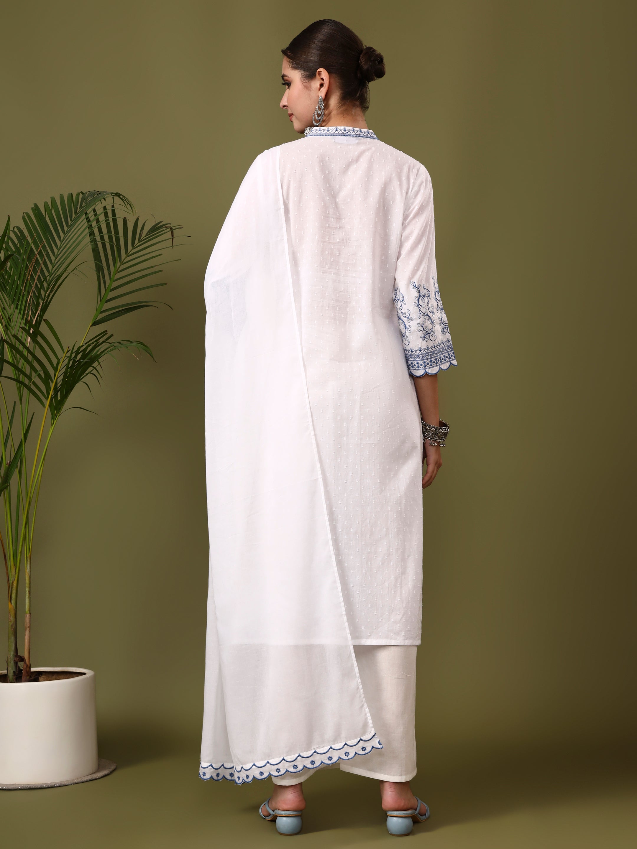 Floral Embroidered Straight Pure Cotton Kurta & Palazzos Sets