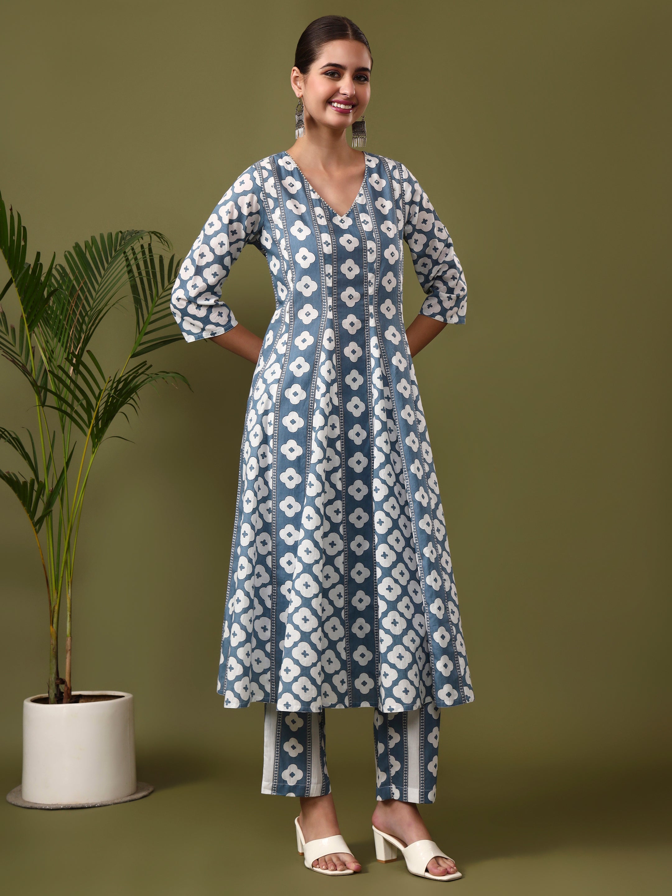 Floral Embroidered A-Line Pure Cotton Kurta & Trousers Sets
