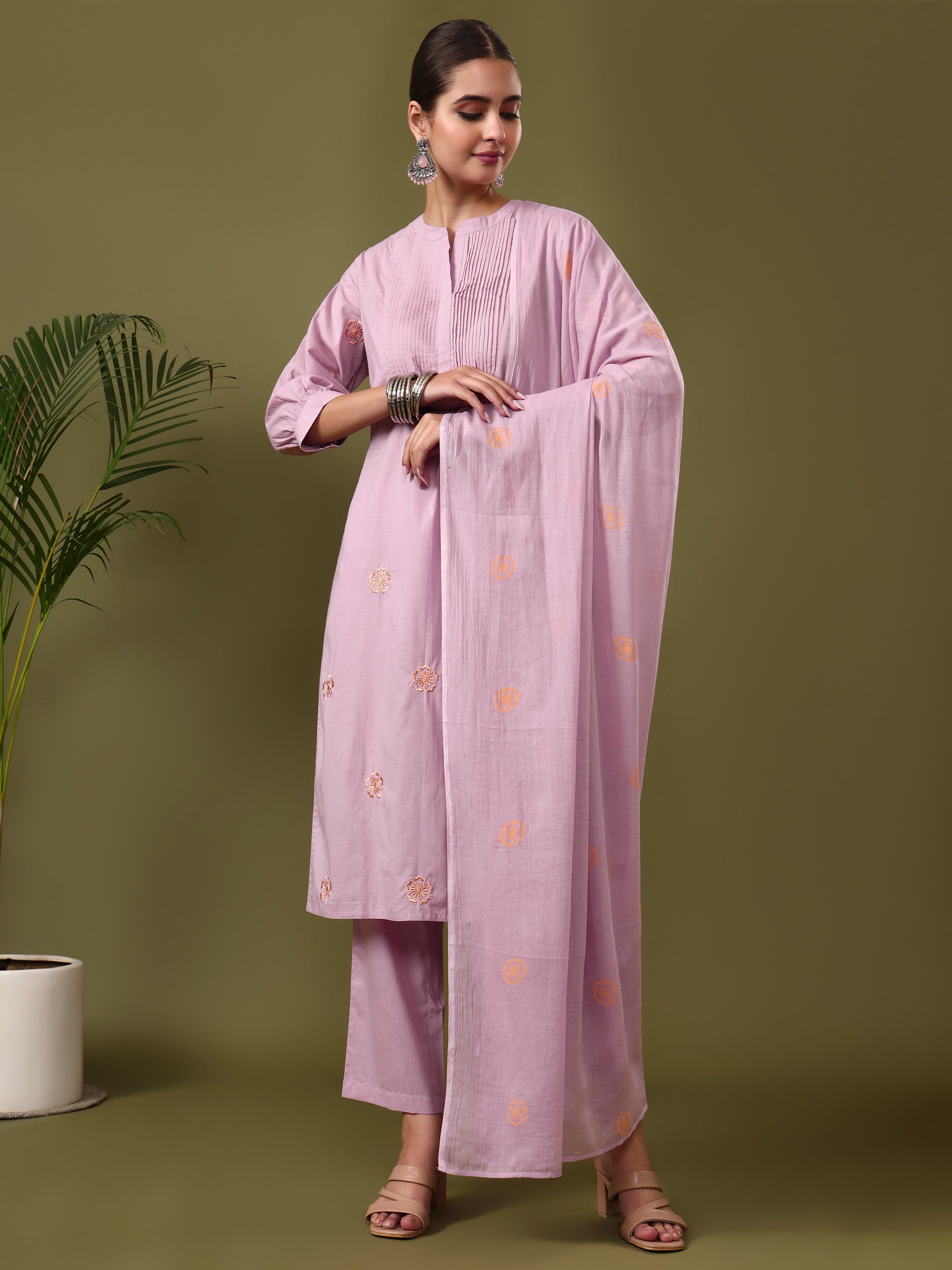 Floral Embroidered Straight Pure Cotton Kurta & Trousers Sets