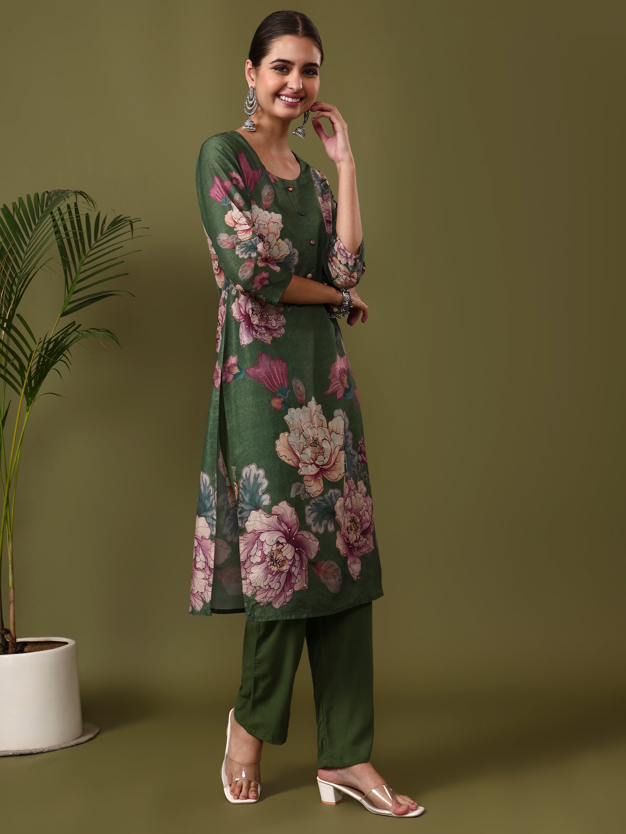 Floral Embroidered Straight Kurta & Trousers Sets