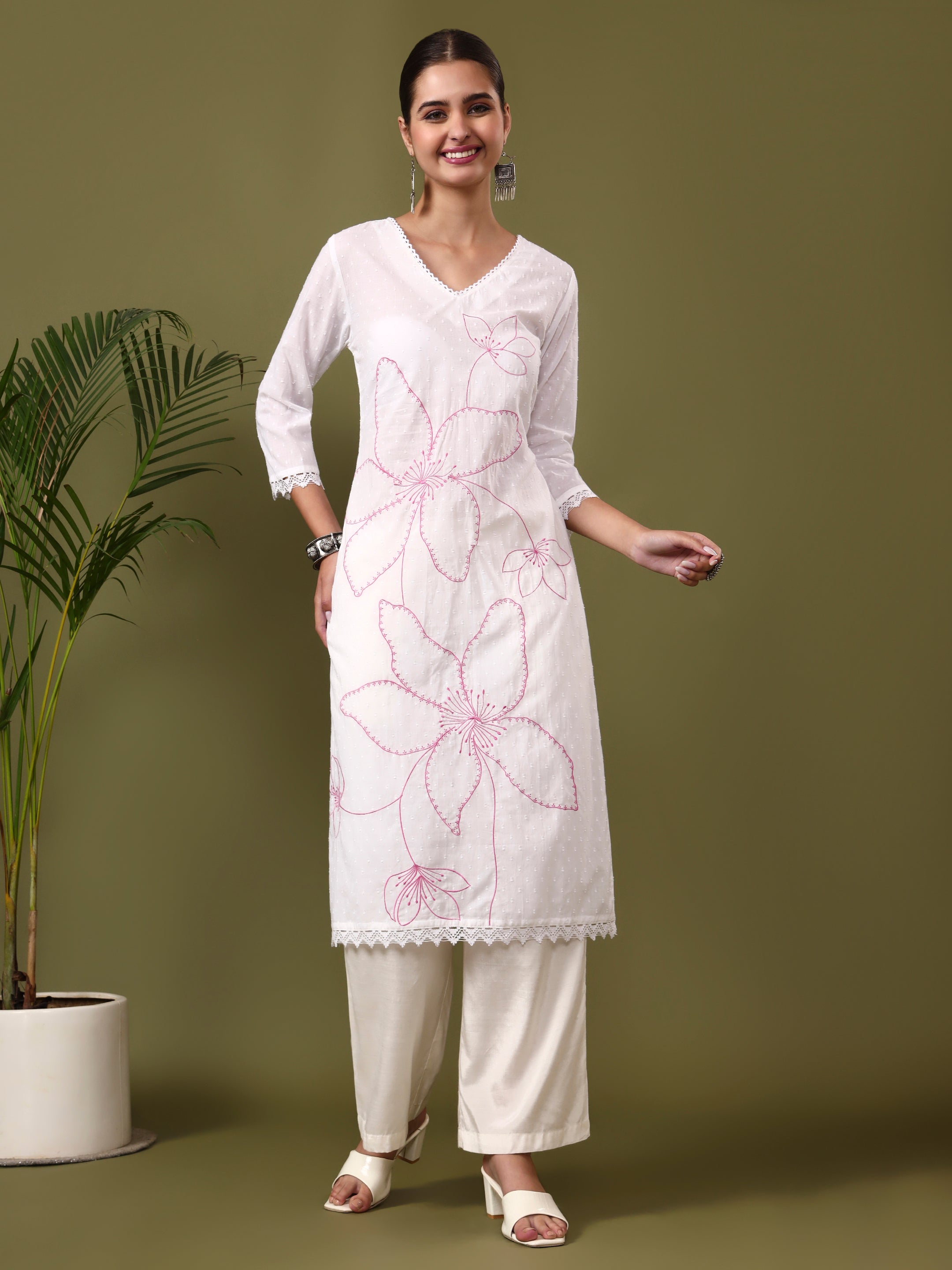 Floral Embroidered Straight Pure Cotton Kurta