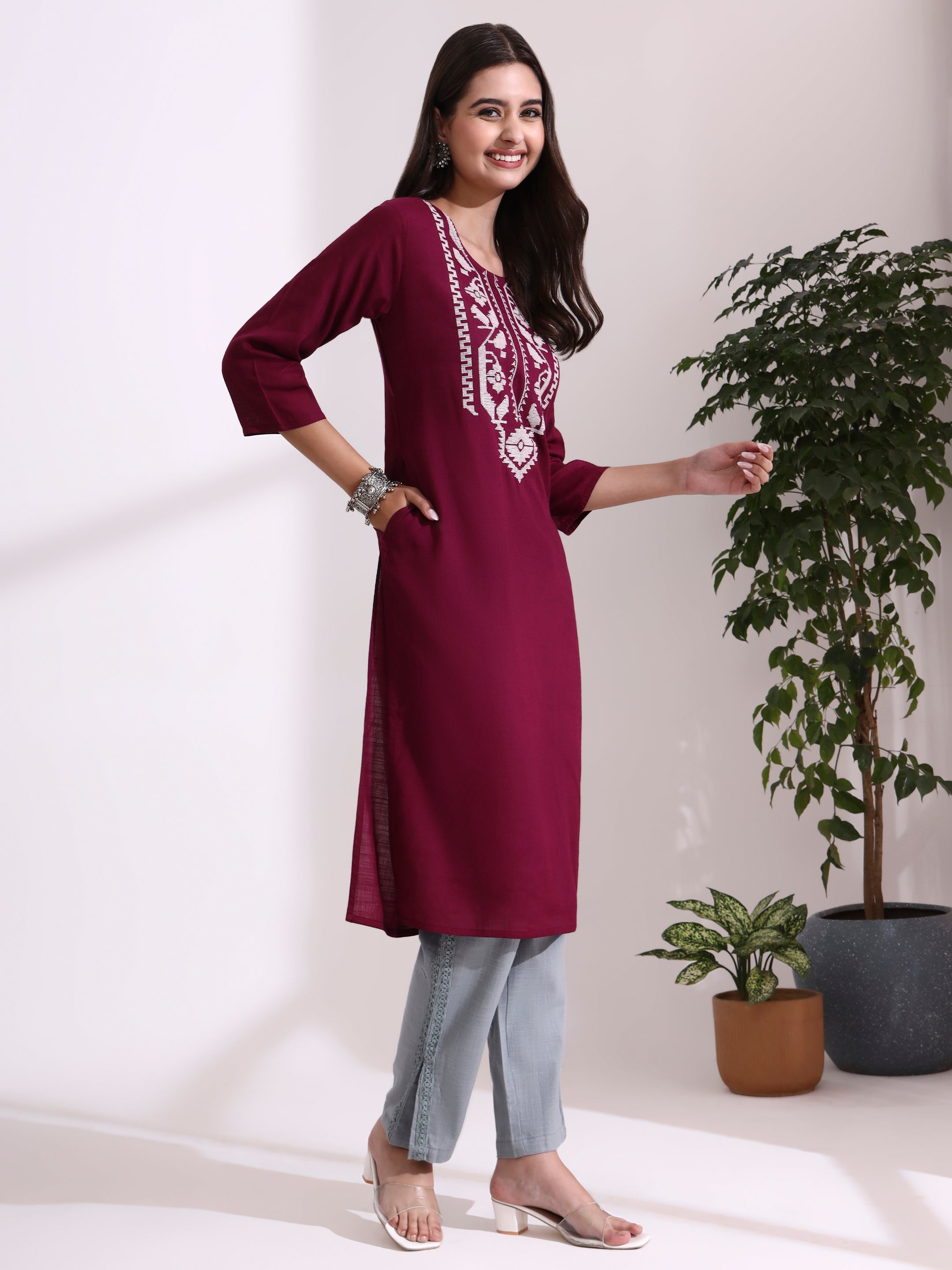Floral Embroidered Straight Kurta