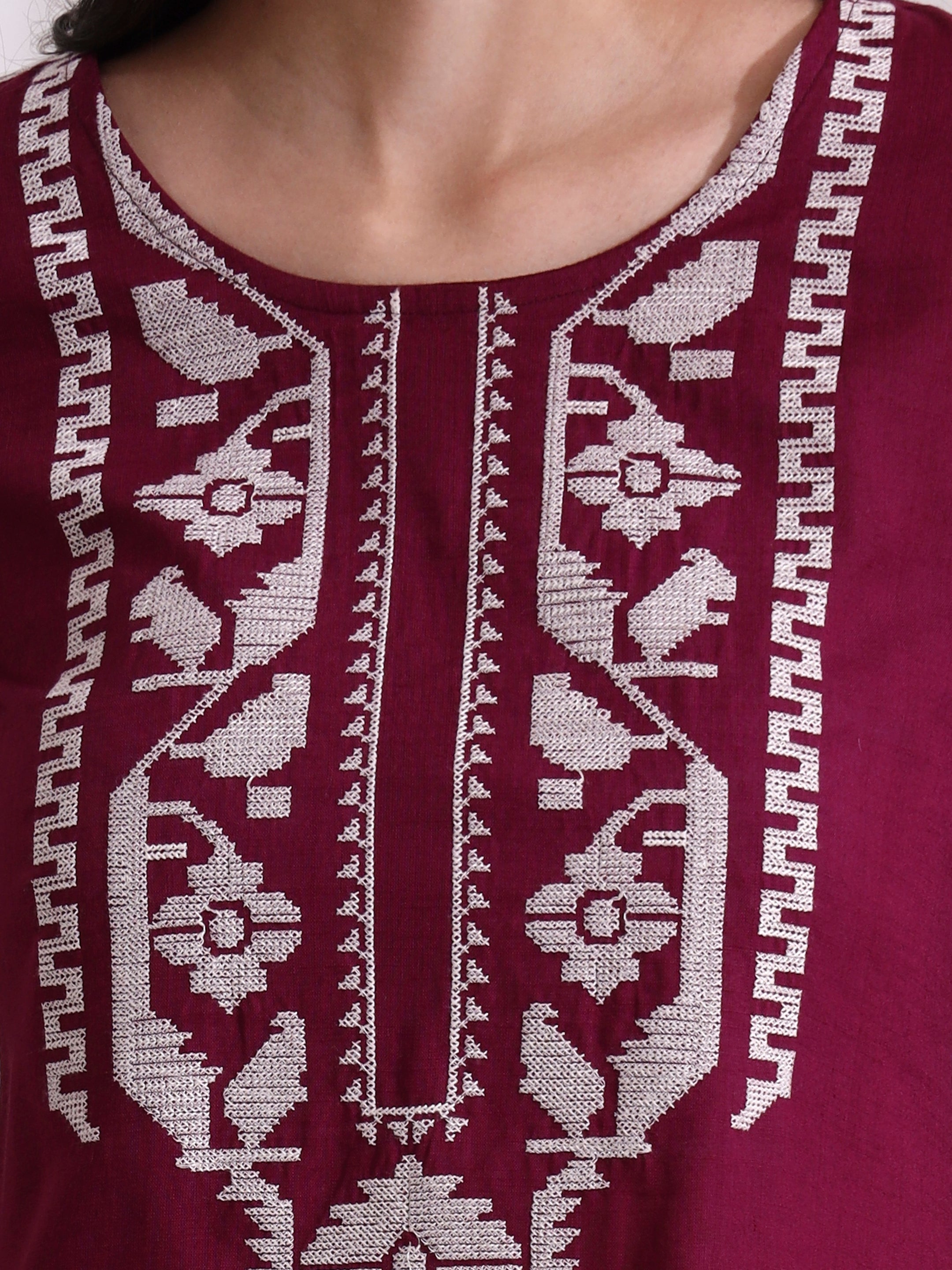 Floral Embroidered Straight Kurta