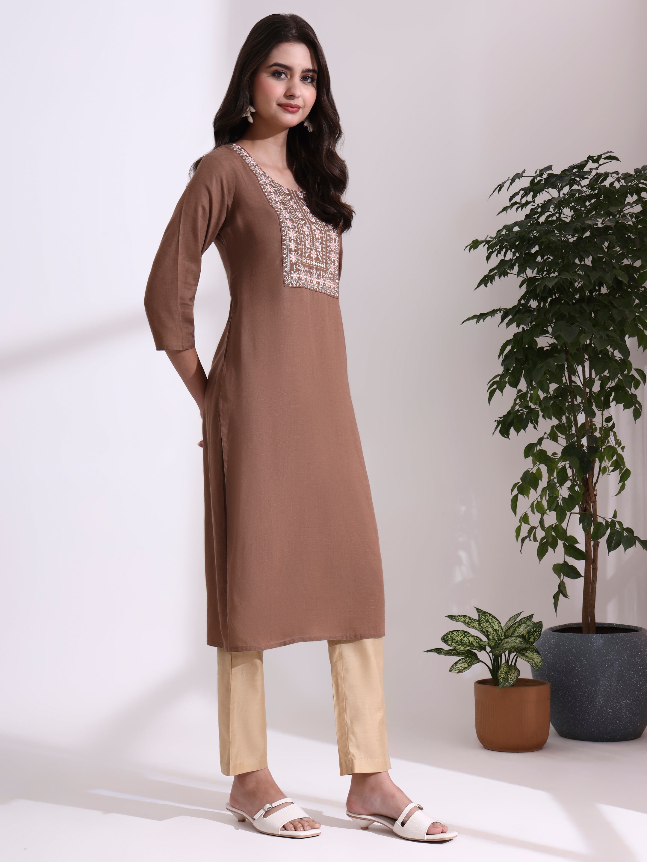 Floral Embroidered Straight Kurta