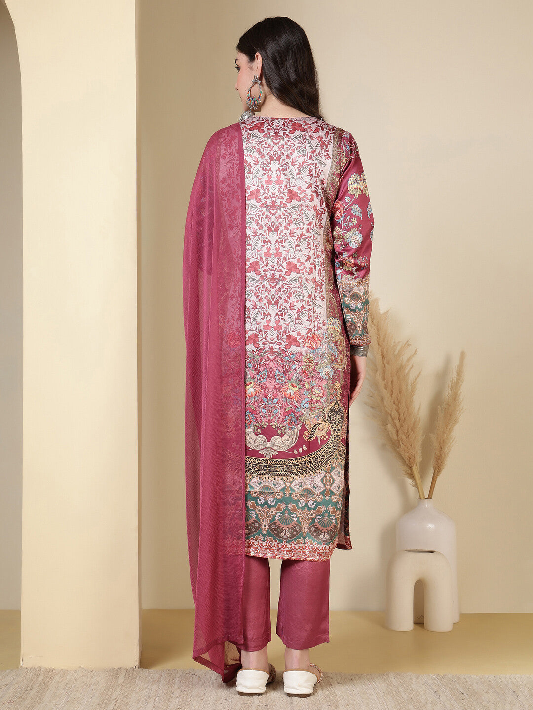 Floral Printed Straight Silk Blend Kurta & Trousers Sets