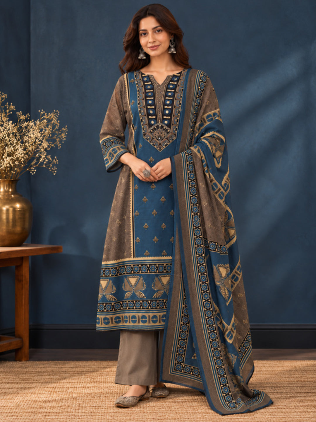 Floral Embroidered Straight Pure Cotton Kurta & Trousers Sets