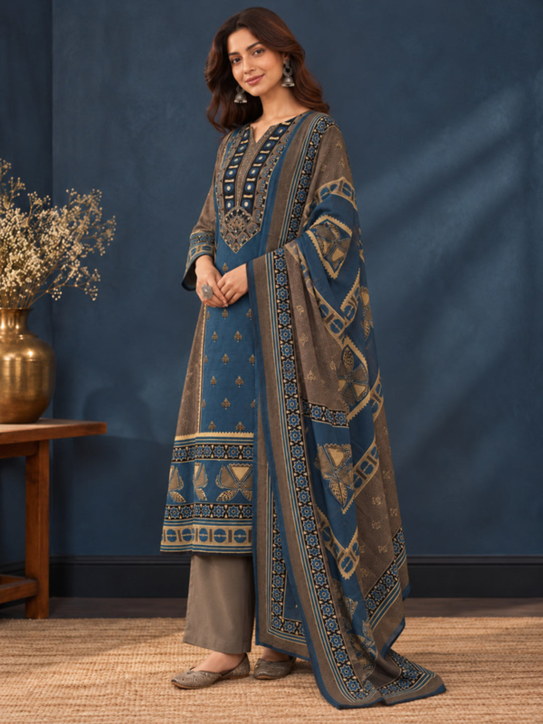 Floral Embroidered Straight Pure Cotton Kurta & Trousers Sets