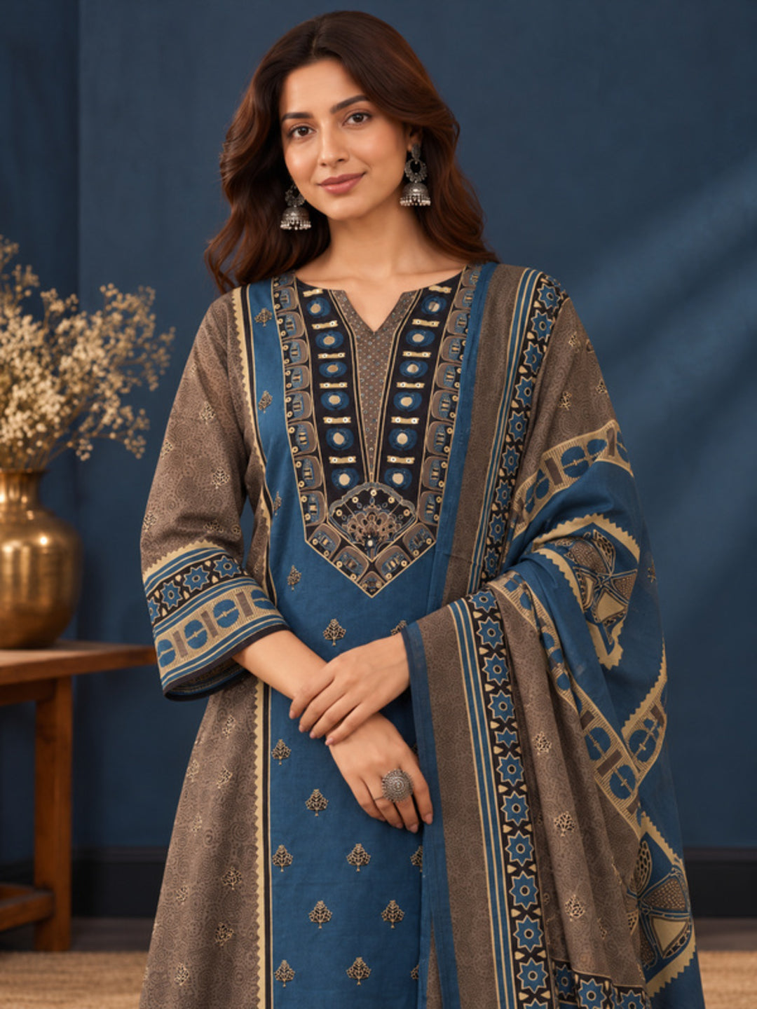Floral Embroidered Straight Pure Cotton Kurta & Trousers Sets