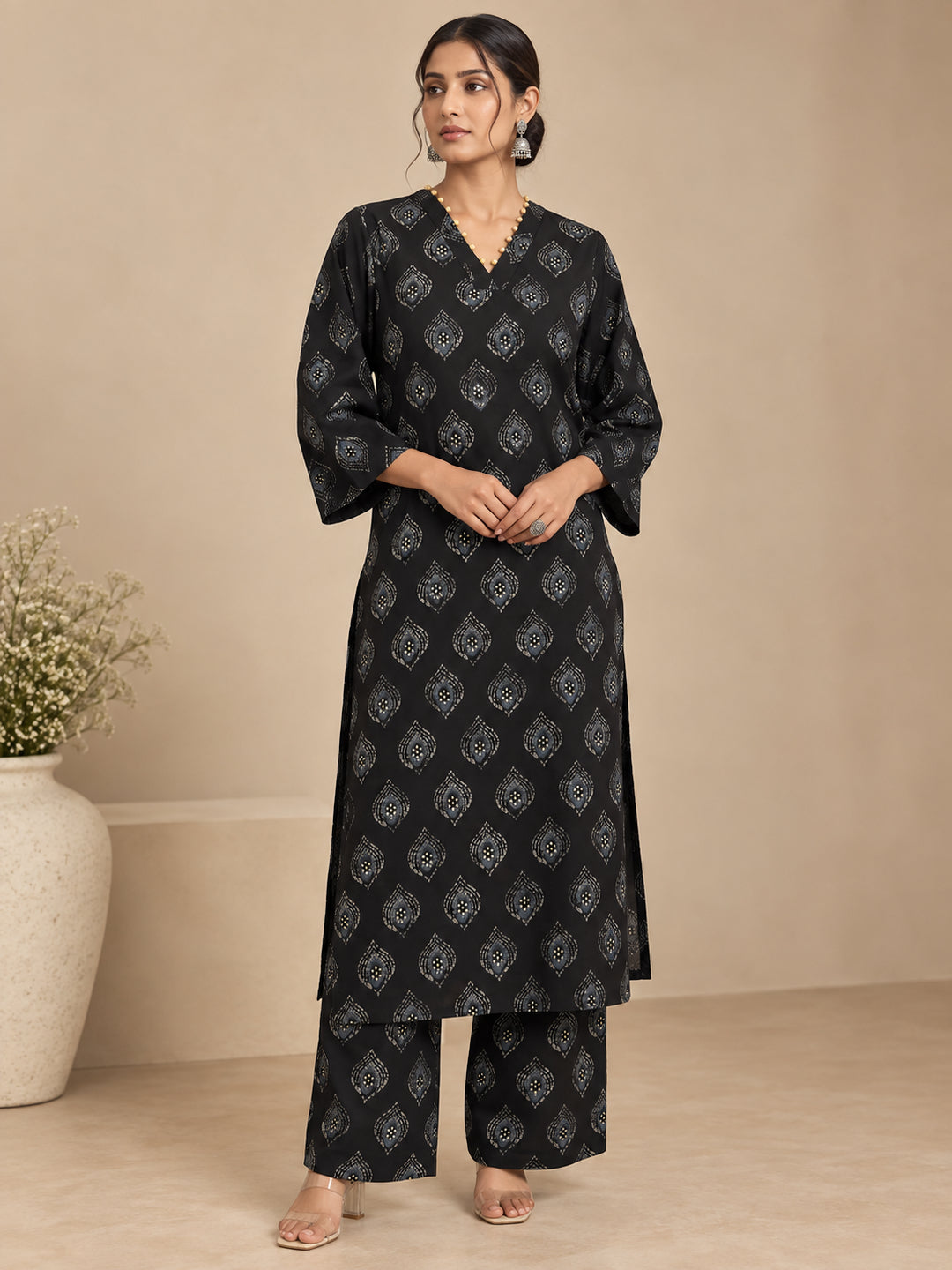 Floral Printed Straight Kurta & Trousers Sets