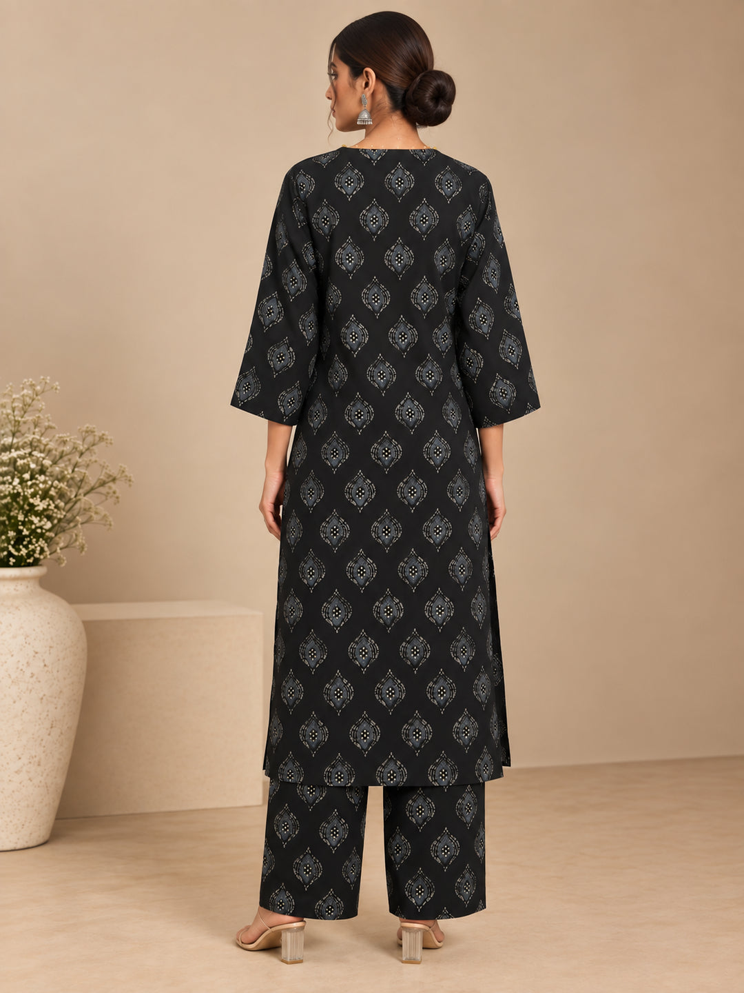 Floral Printed Straight Kurta & Trousers Sets