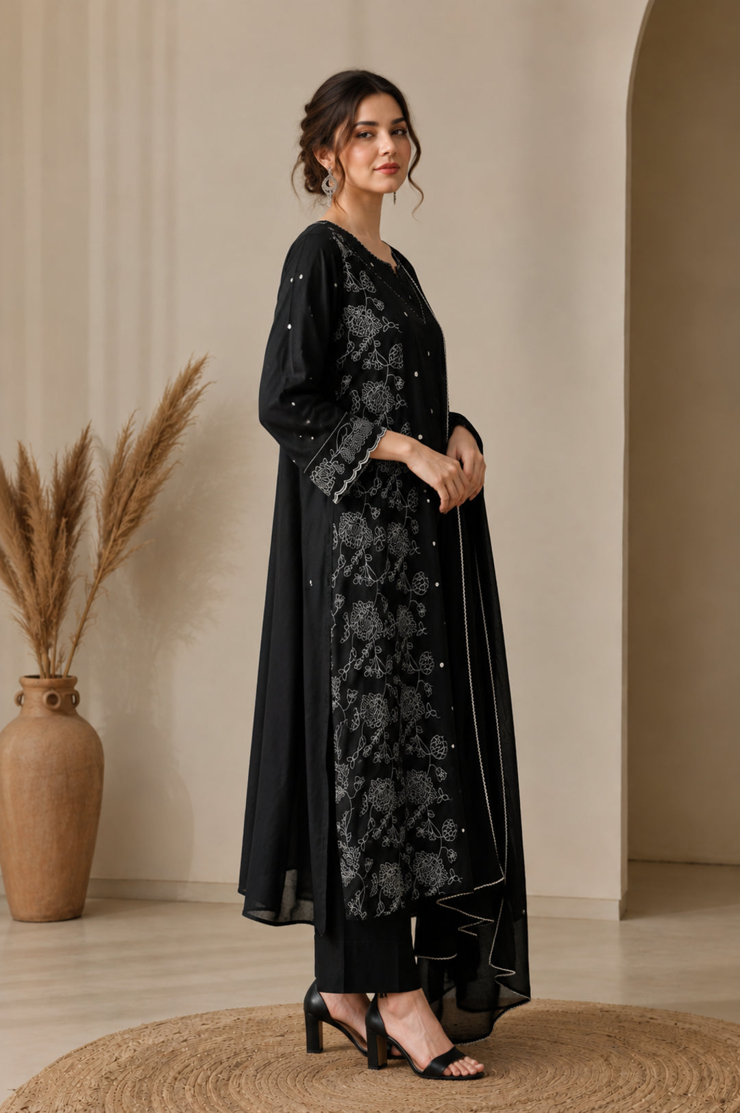 Floral Embroidered Straight Pure Cotton Kurta & Trousers Sets