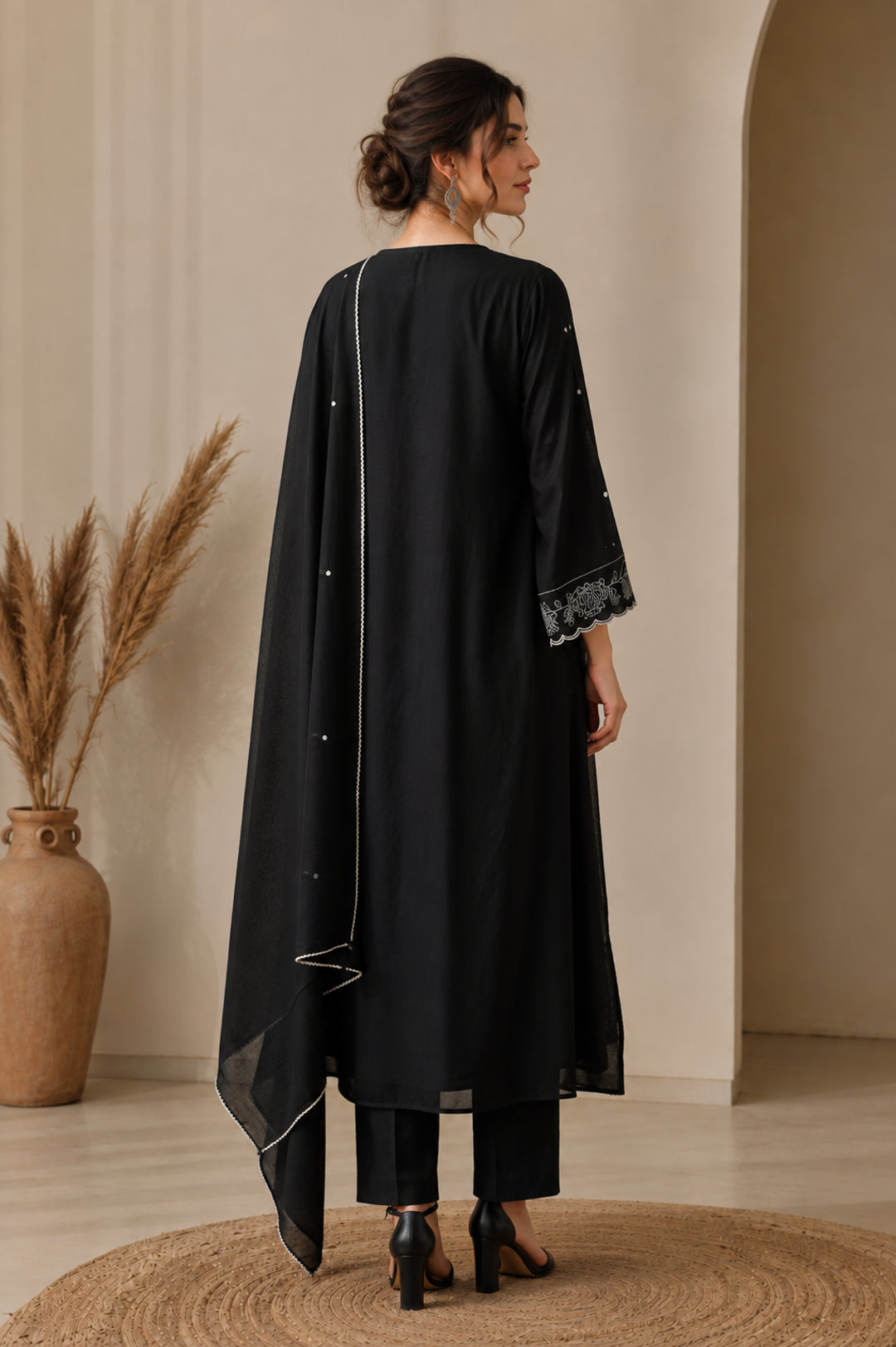 Floral Embroidered Straight Pure Cotton Kurta & Trousers Sets