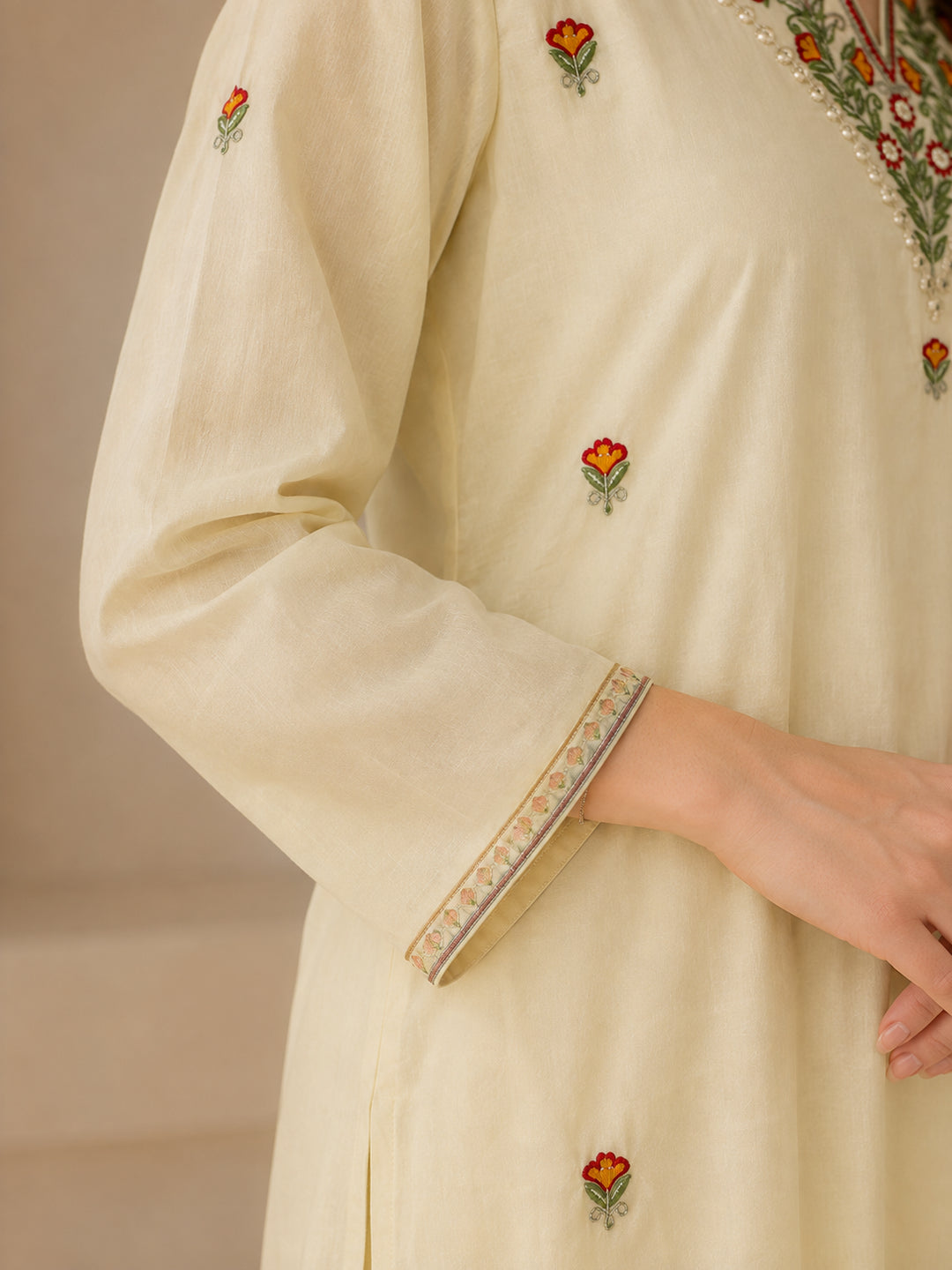 Floral Embroidered Straight Pure Cotton Kurta & Trousers Sets