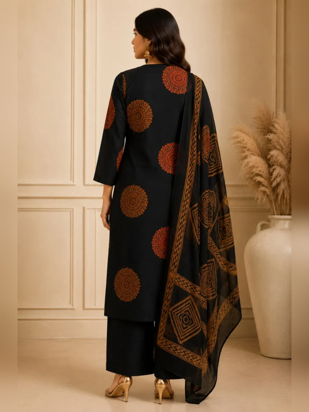 Floral Embroidered Straight Pure Cotton Kurta & Trousers Sets