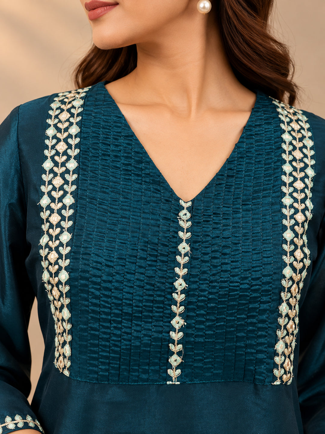 Floral Embroidered Straight Kurta
