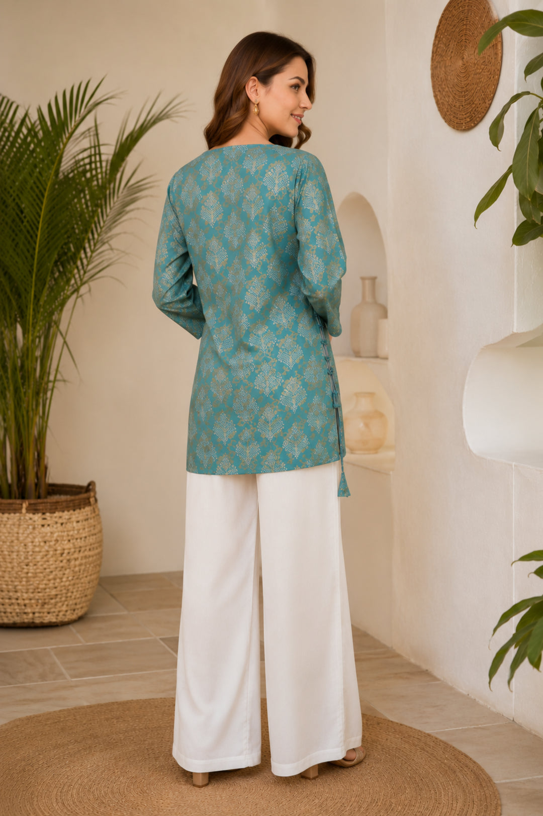 Floral Embroidered Straight Kurta