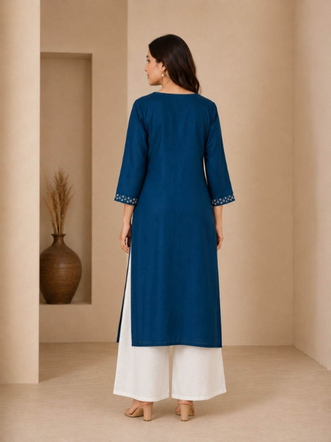 Solid Embroidered Straight Kurta