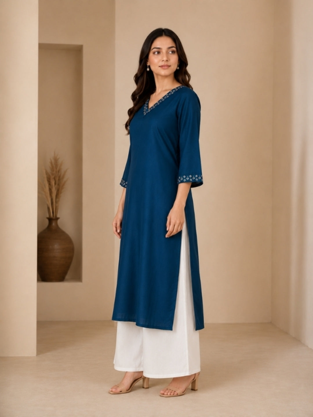Solid Embroidered Straight Kurta
