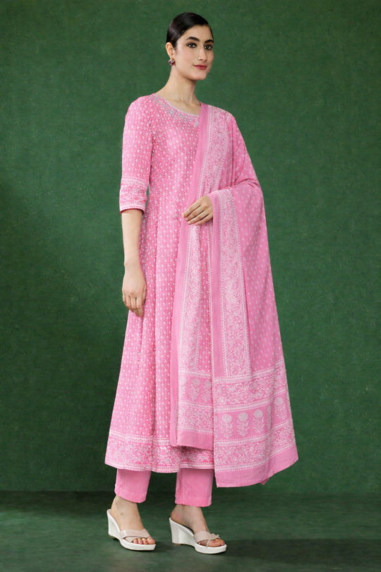 Floral Embroidered Straight Cotton Blend Kurta & Trousers Sets