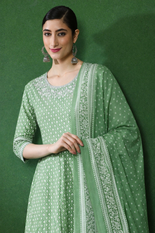 Floral Embroidered Straight Cotton Blend Kurta & Trousers Sets