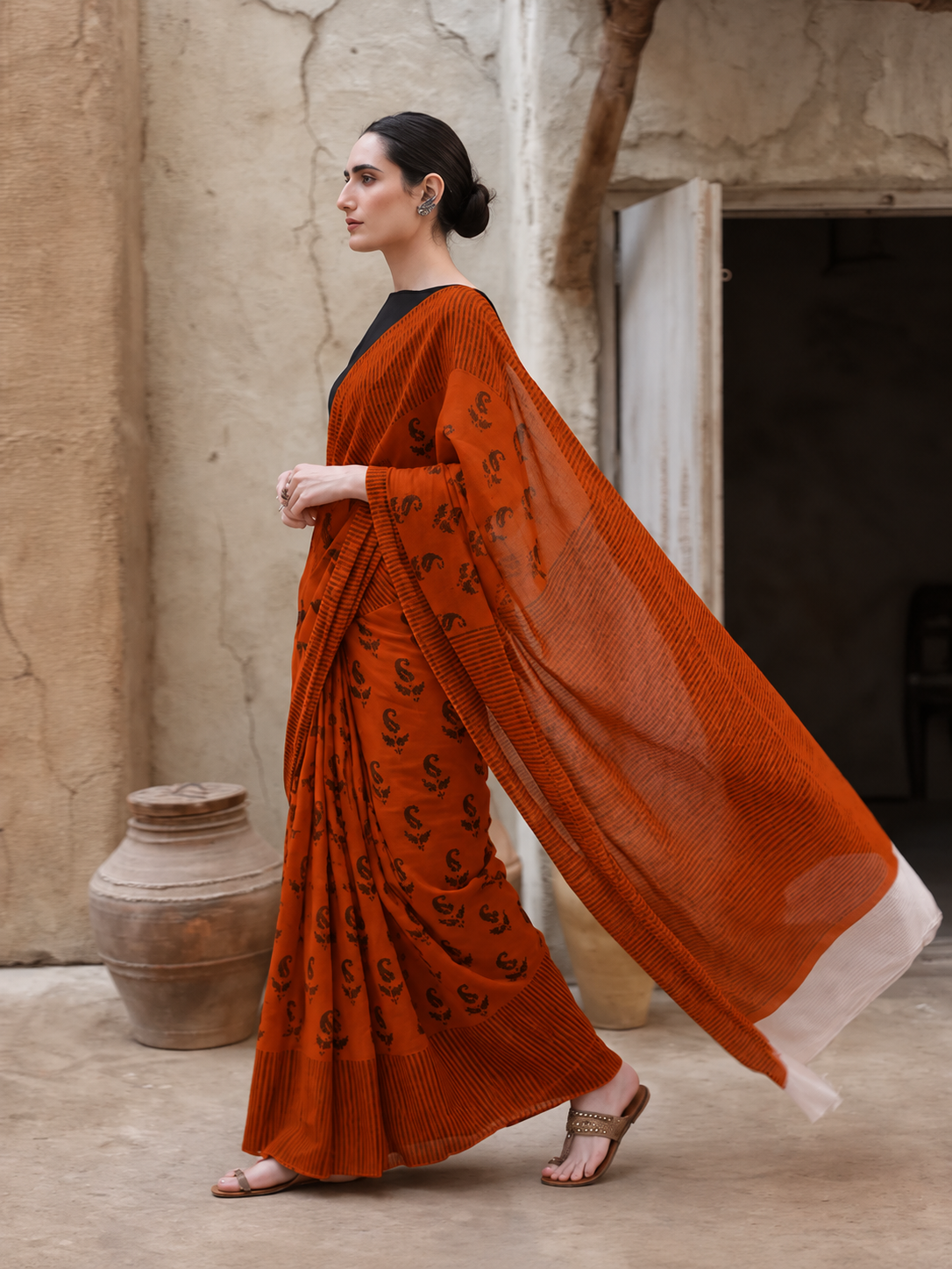 Mulmul Cotton Floral Printed Saree