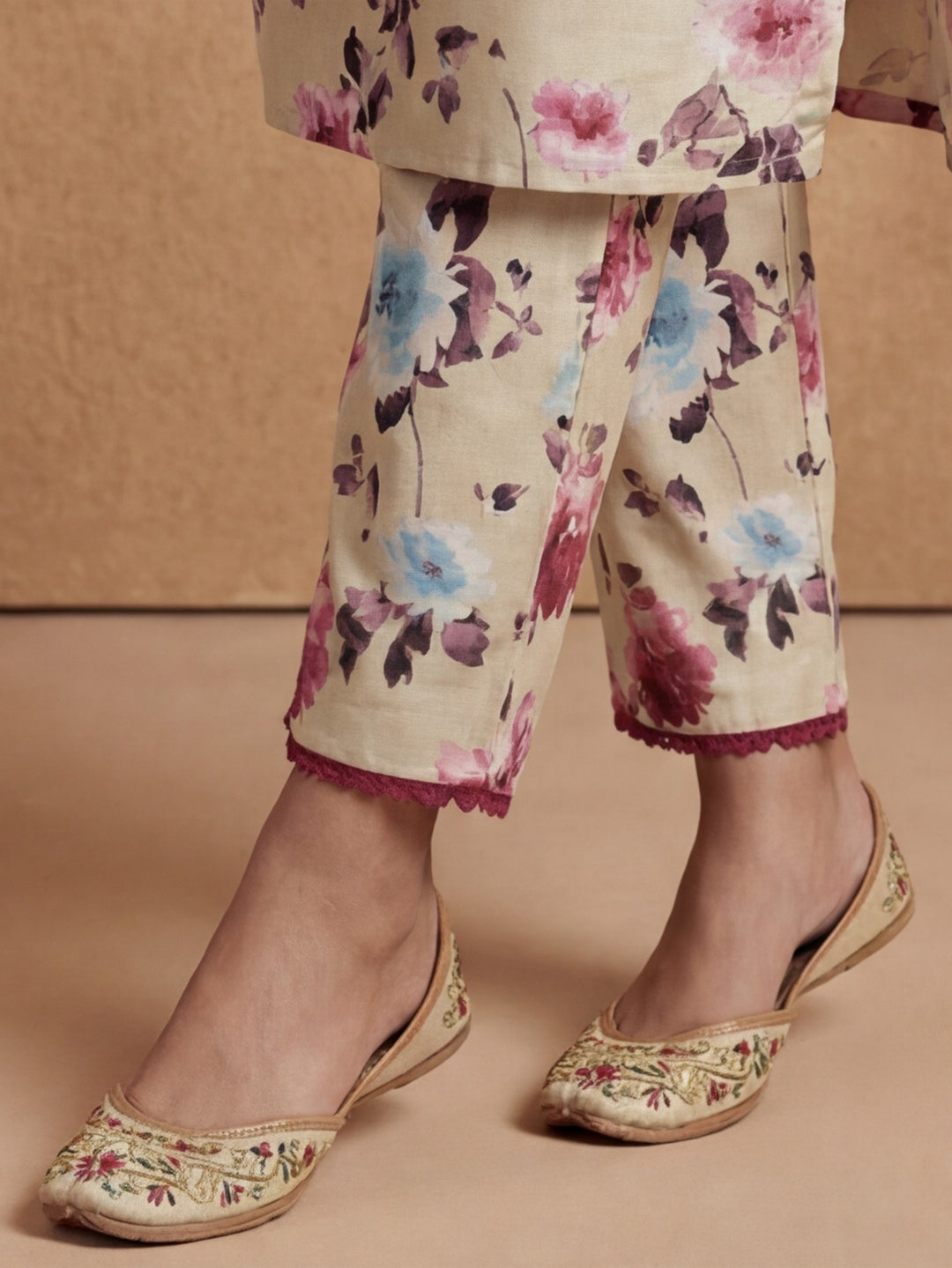 Floral Printed Straight Kurta & Trousers Sets