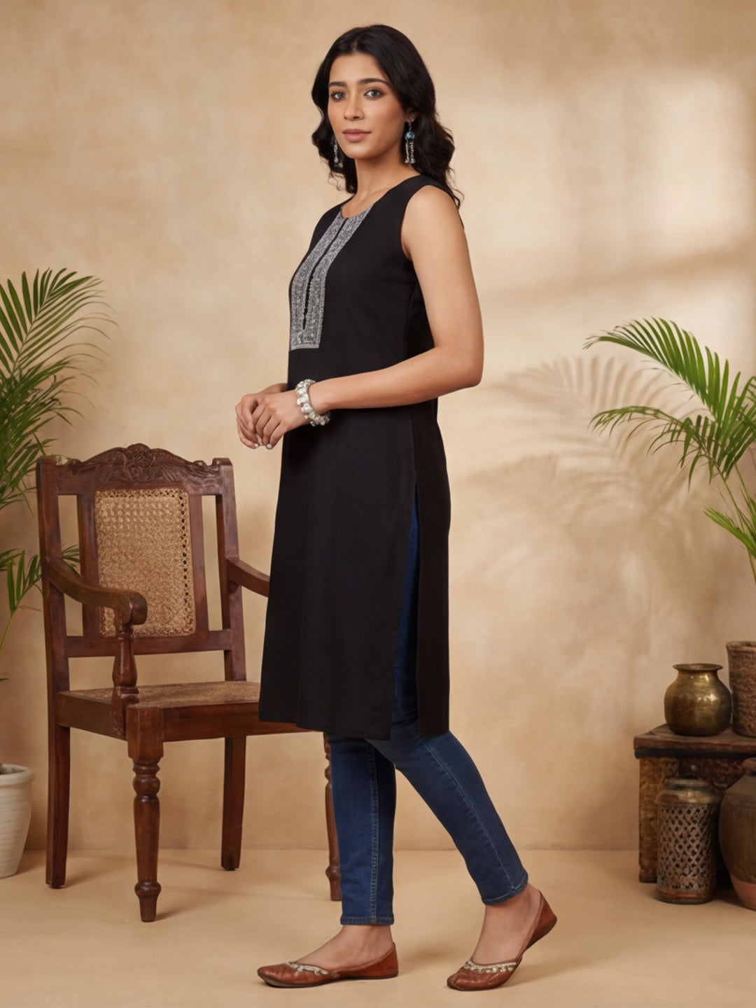 Black Embroidered Sleeveless Kurta