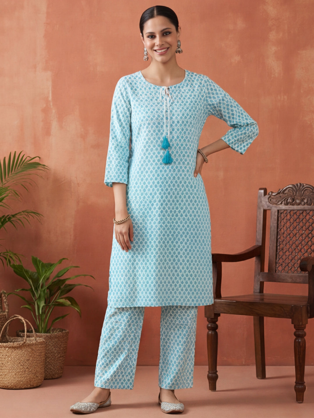 Floral Printed Straight Kurta & Trousers Sets