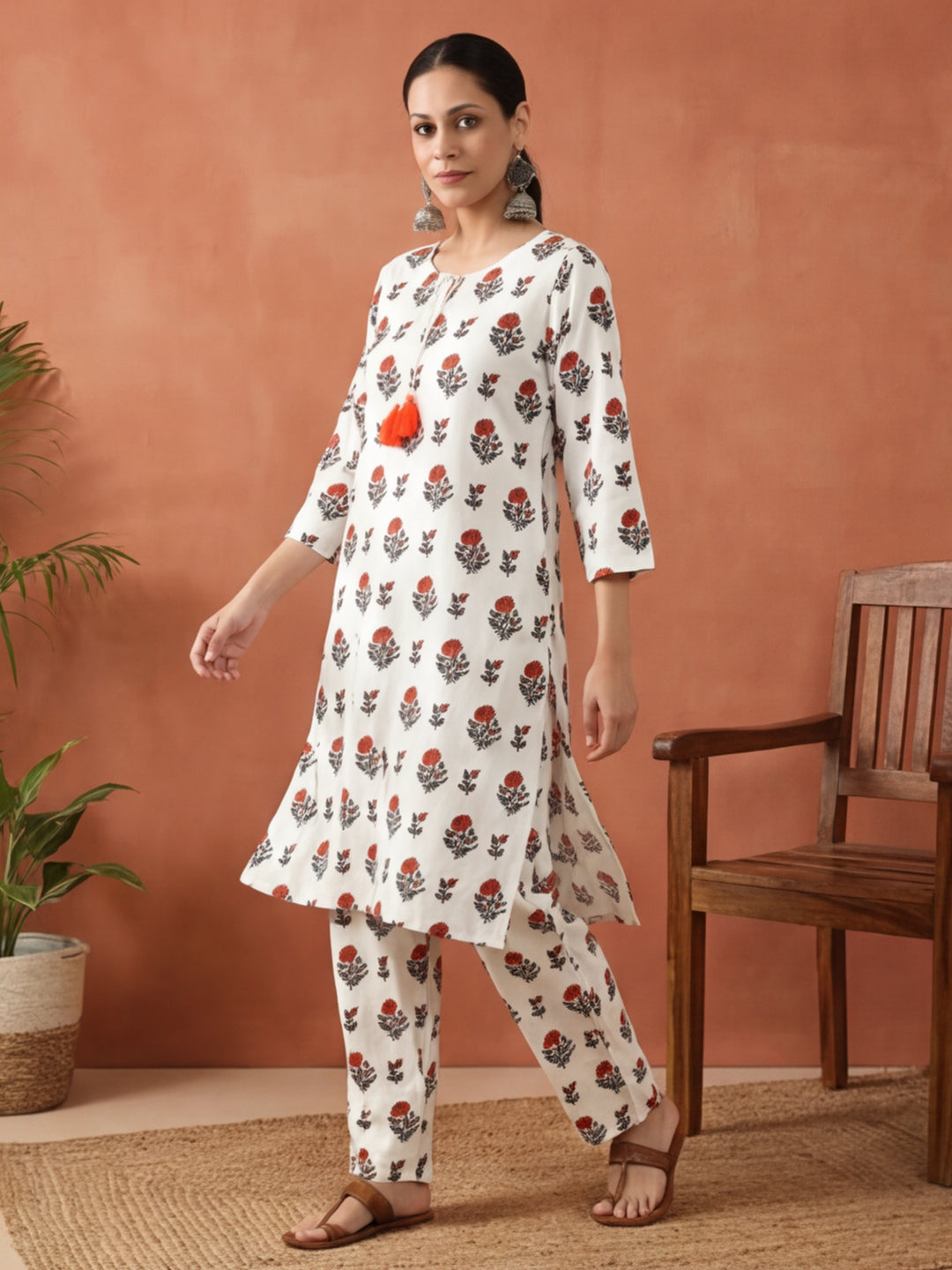 Floral Printed Straight Kurta & Trousers Sets