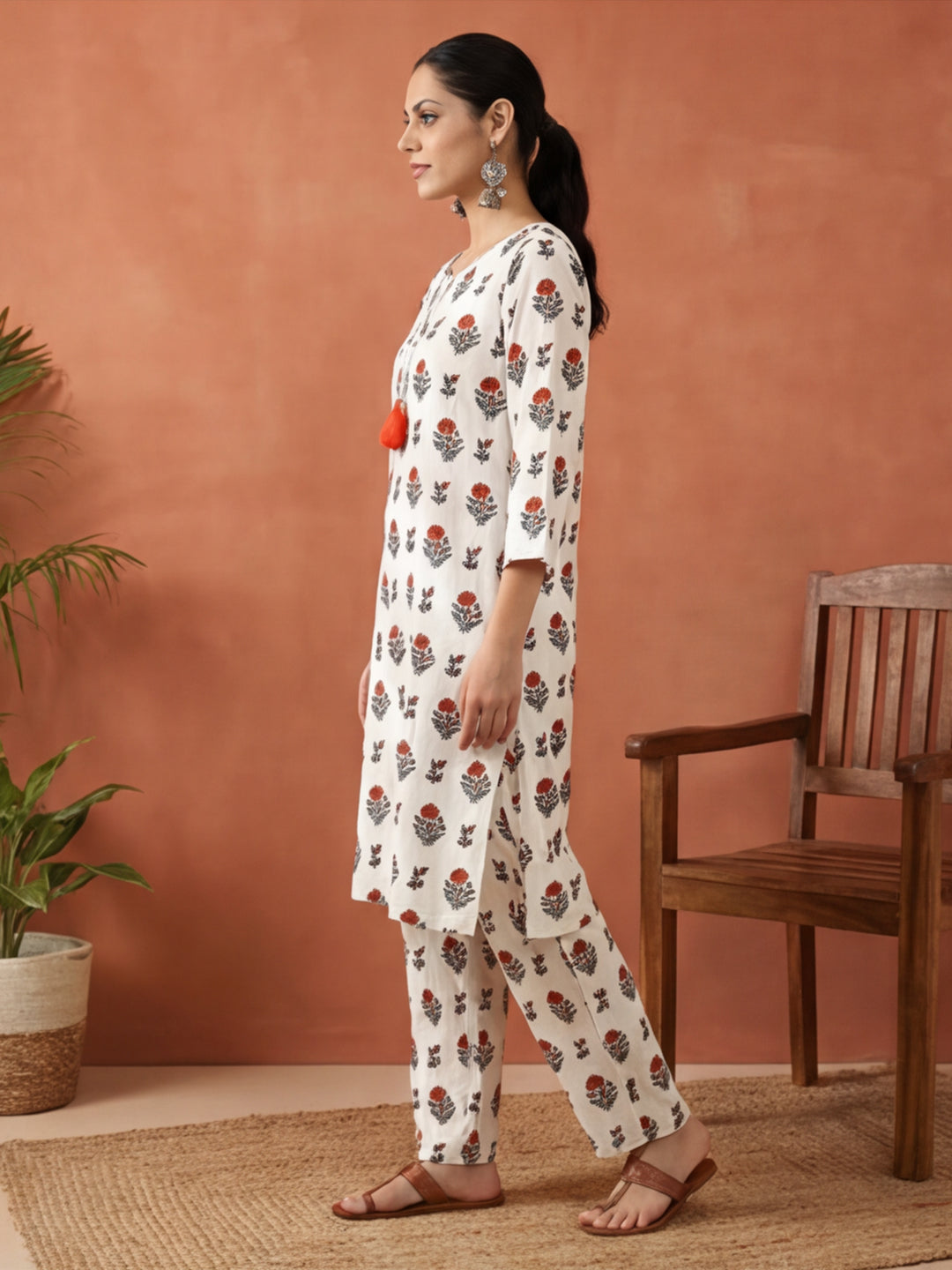 Floral Printed Straight Kurta & Trousers Sets