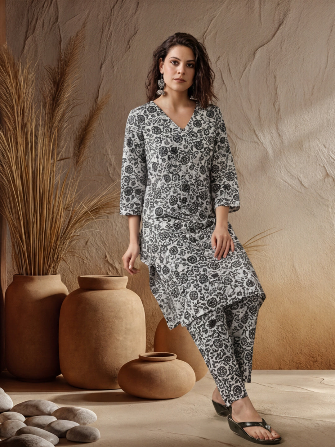 Floral Printed Straight Kurta & Trousers Sets