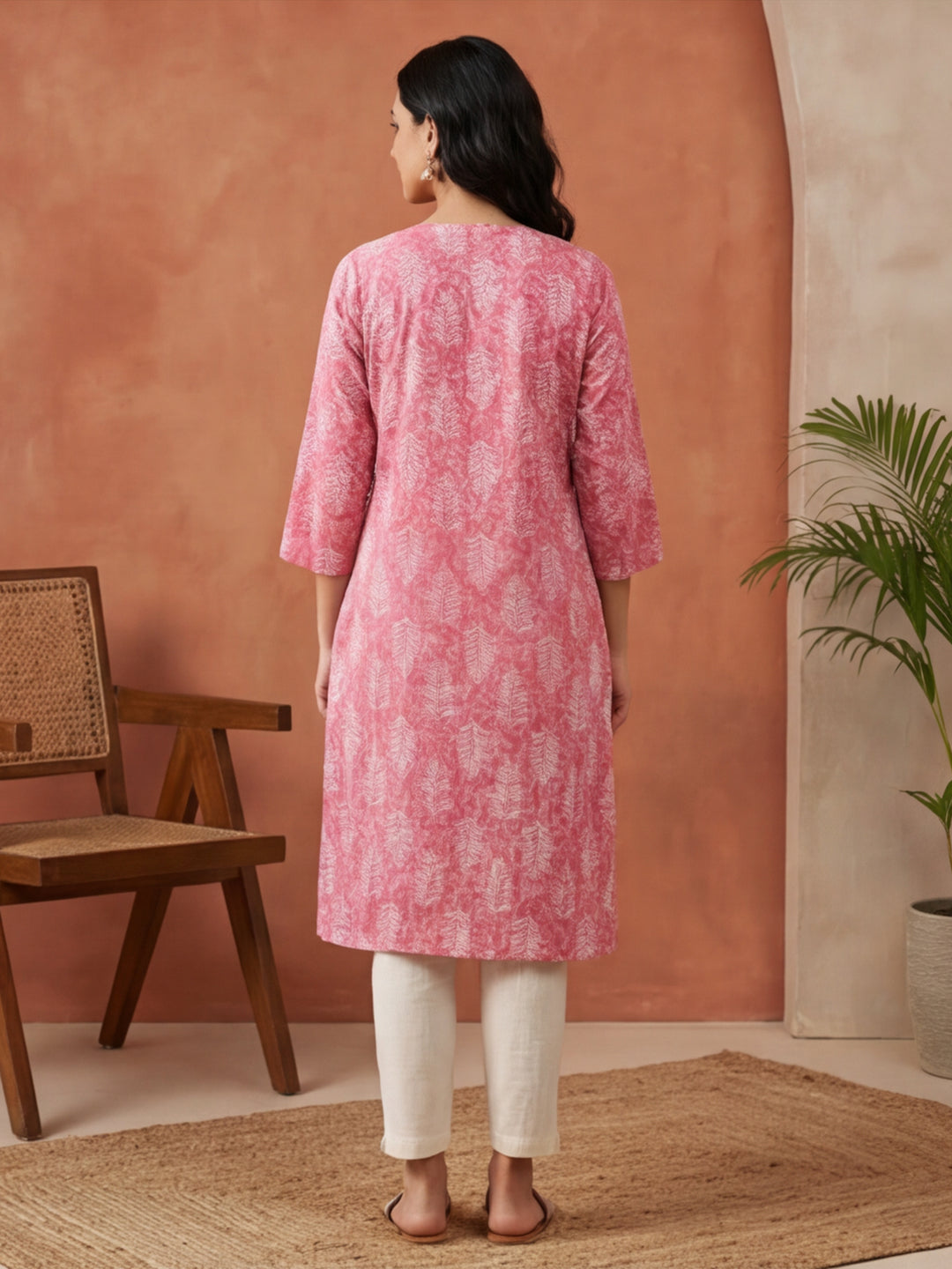 Floral Embroidered Straight Kurta