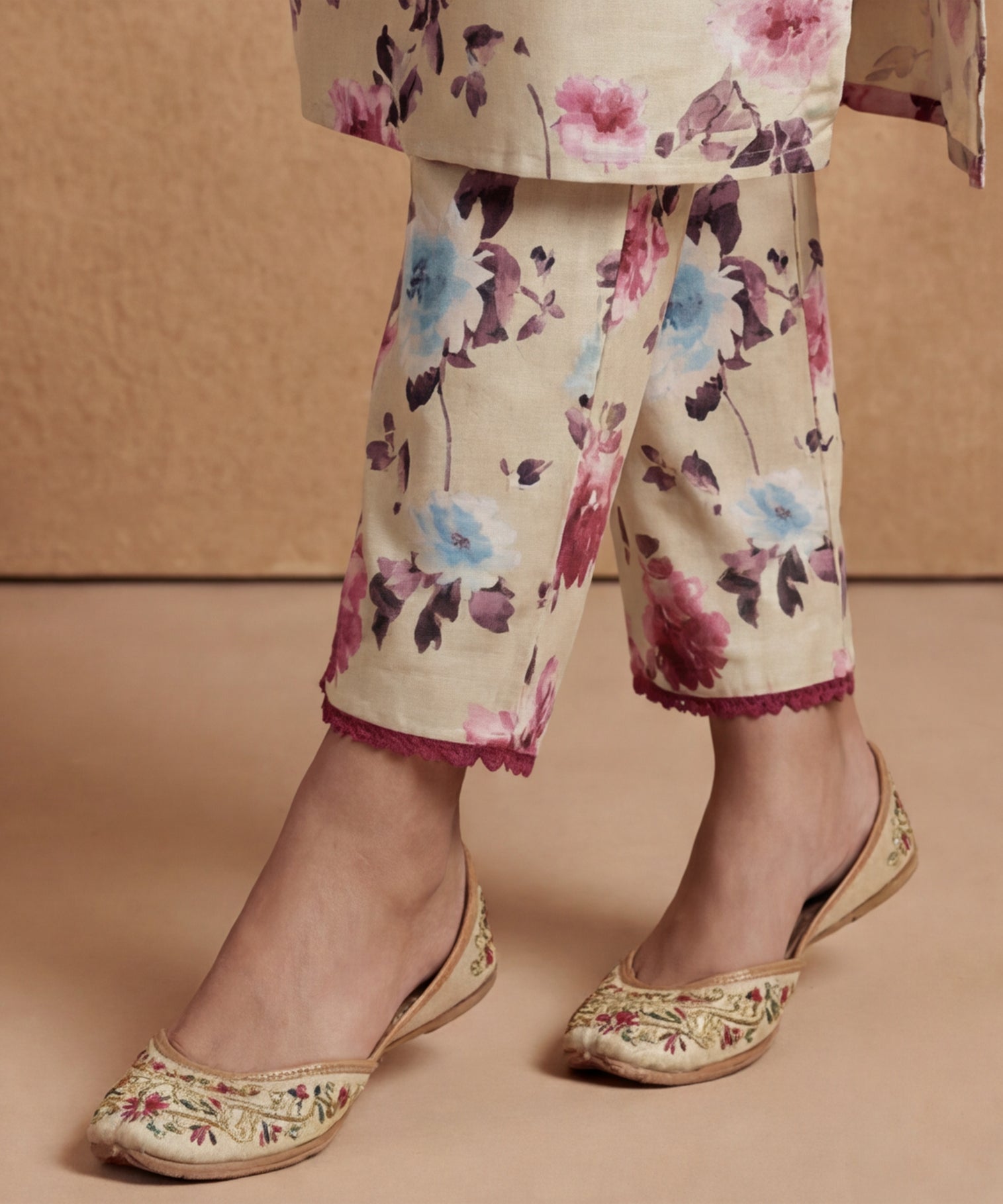 Floral Printed Straight Kurta & Trousers Sets