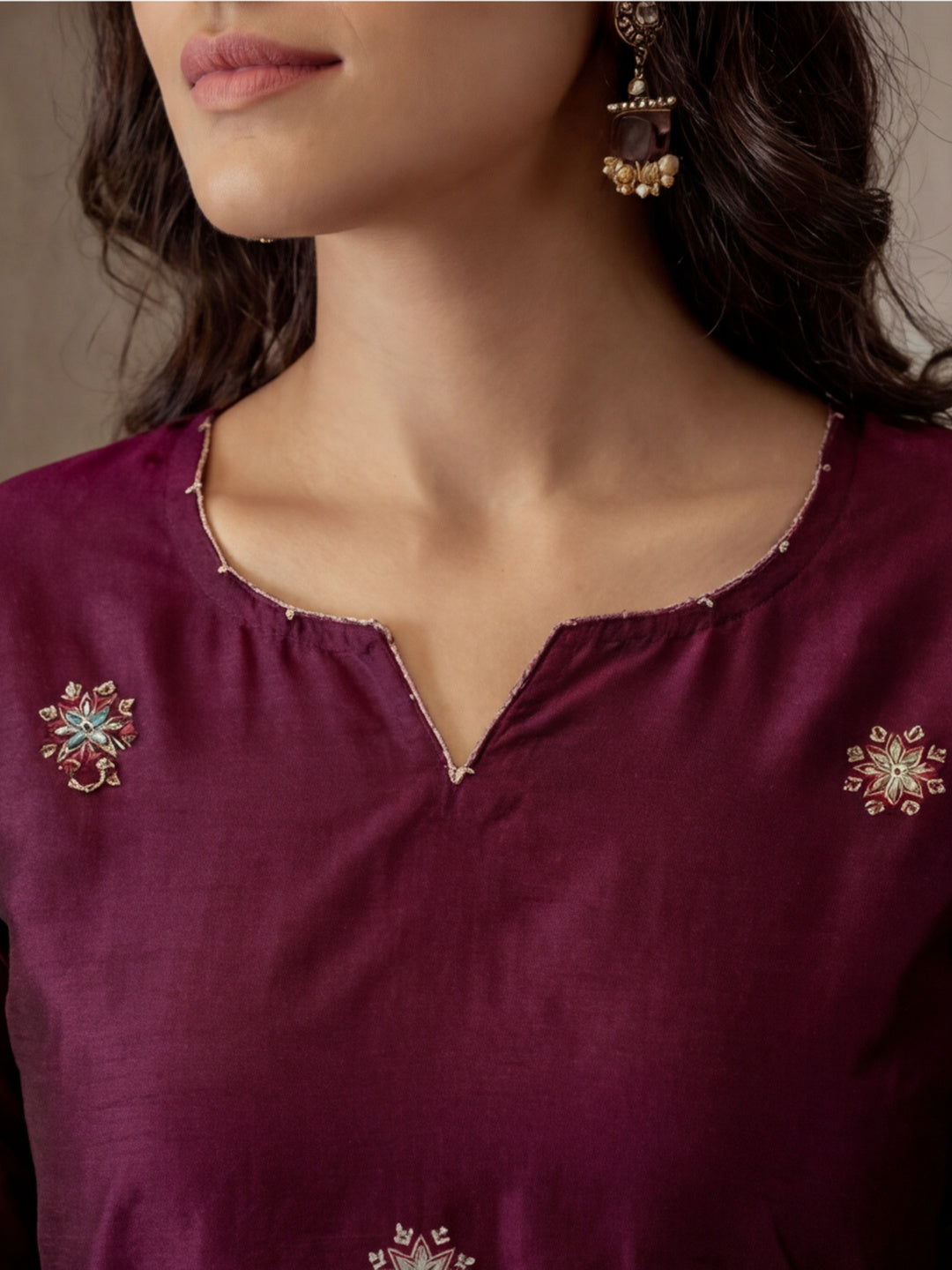 Self Woven Embroidered Straight Kurta