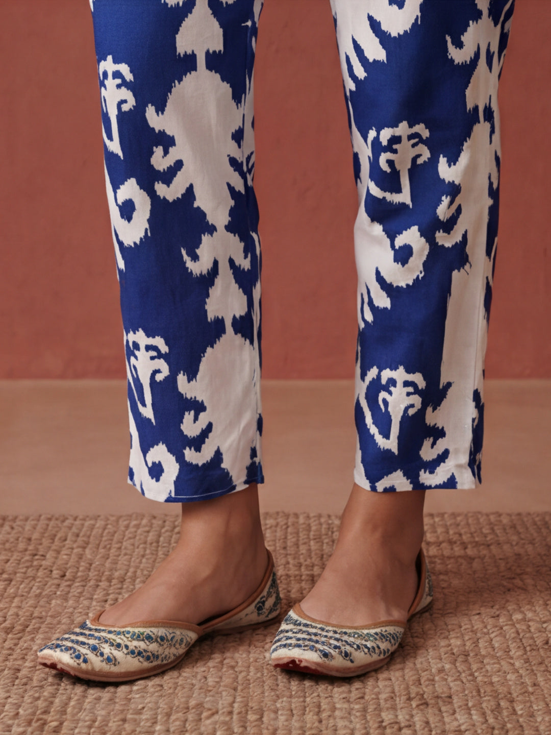 Floral Printed Straight Kurta & Trousers Sets