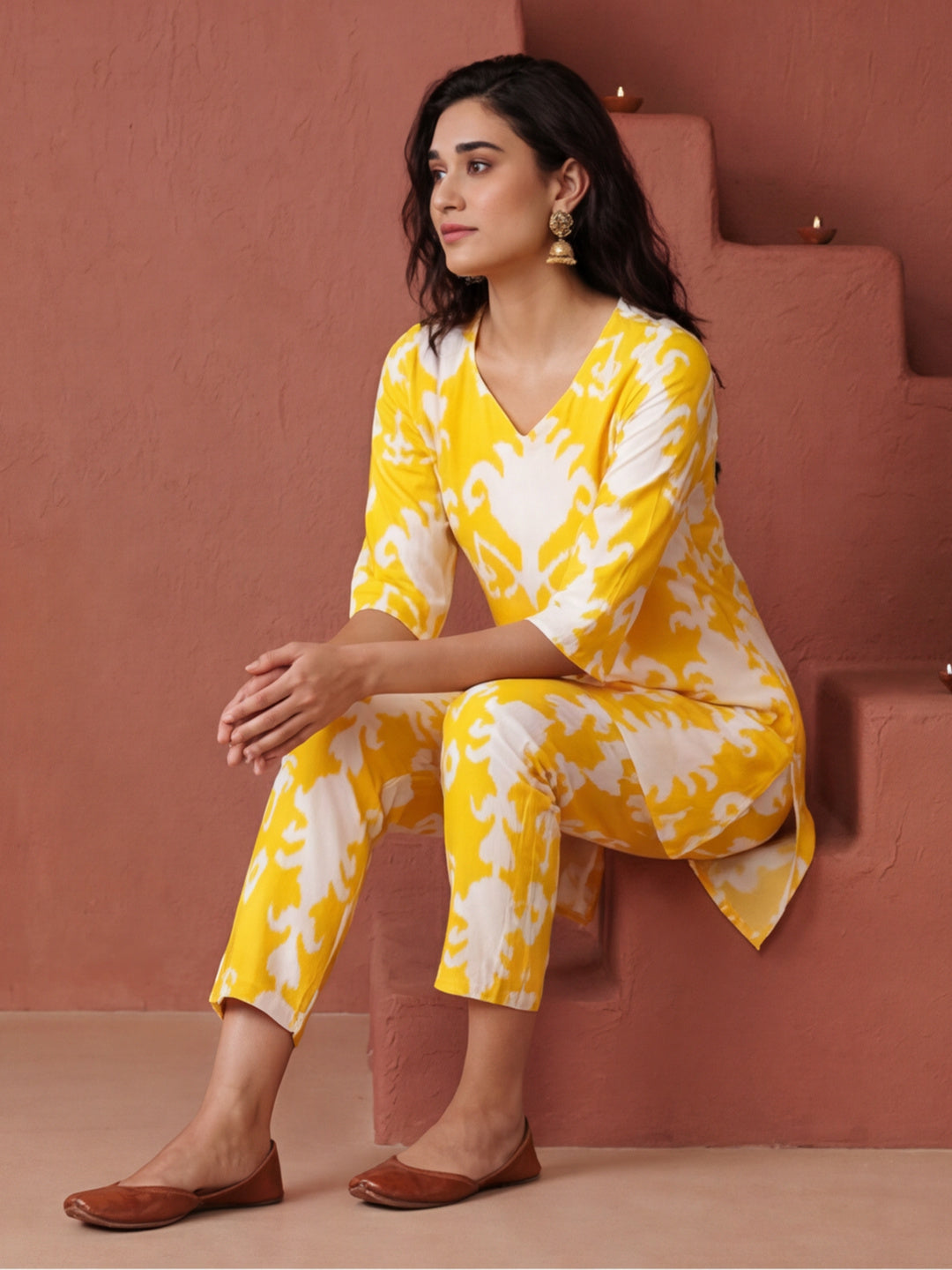 Floral Printed Straight Kurta & Trousers Sets