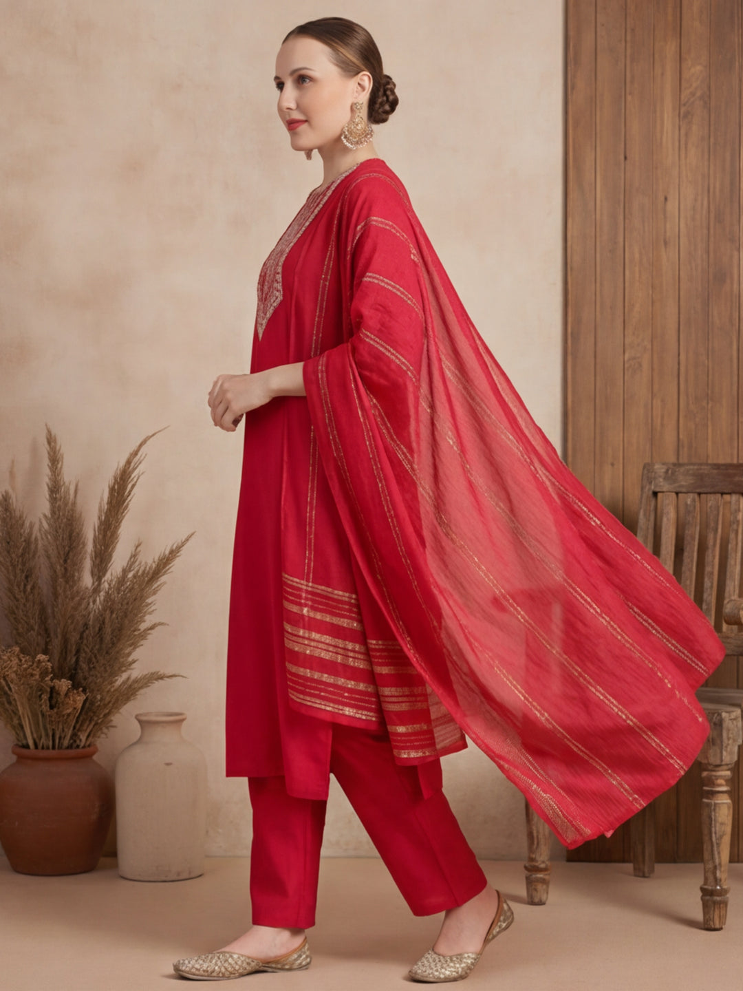 Ethnic Motifs Yoke Design Straight Kurta & Trousers Sets