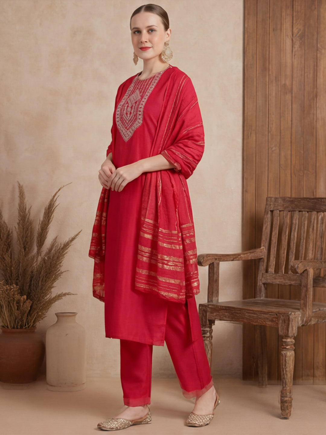 Ethnic Motifs Yoke Design Straight Kurta & Trousers Sets